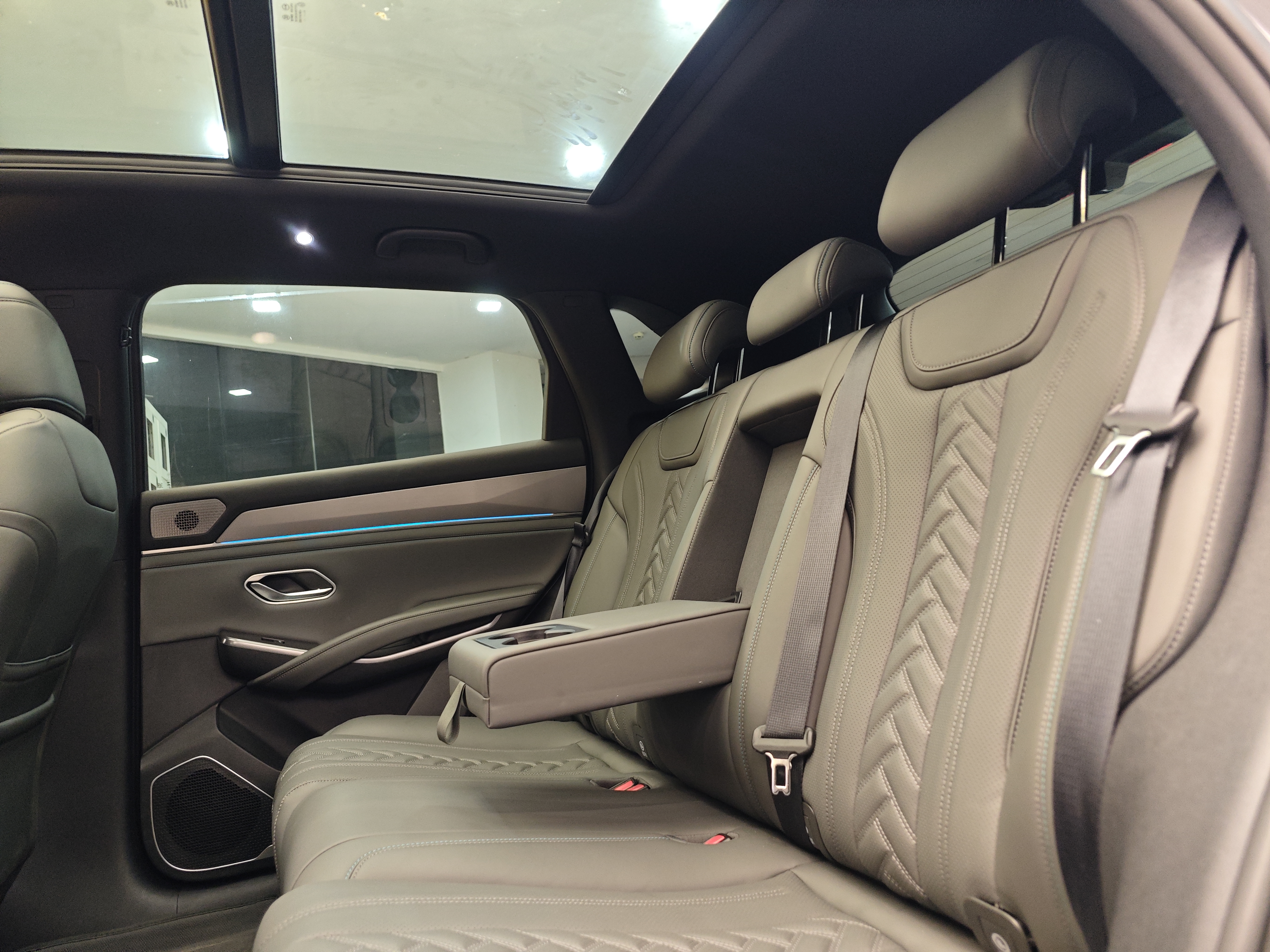 BYD SongL DM-i 2025 car image #23