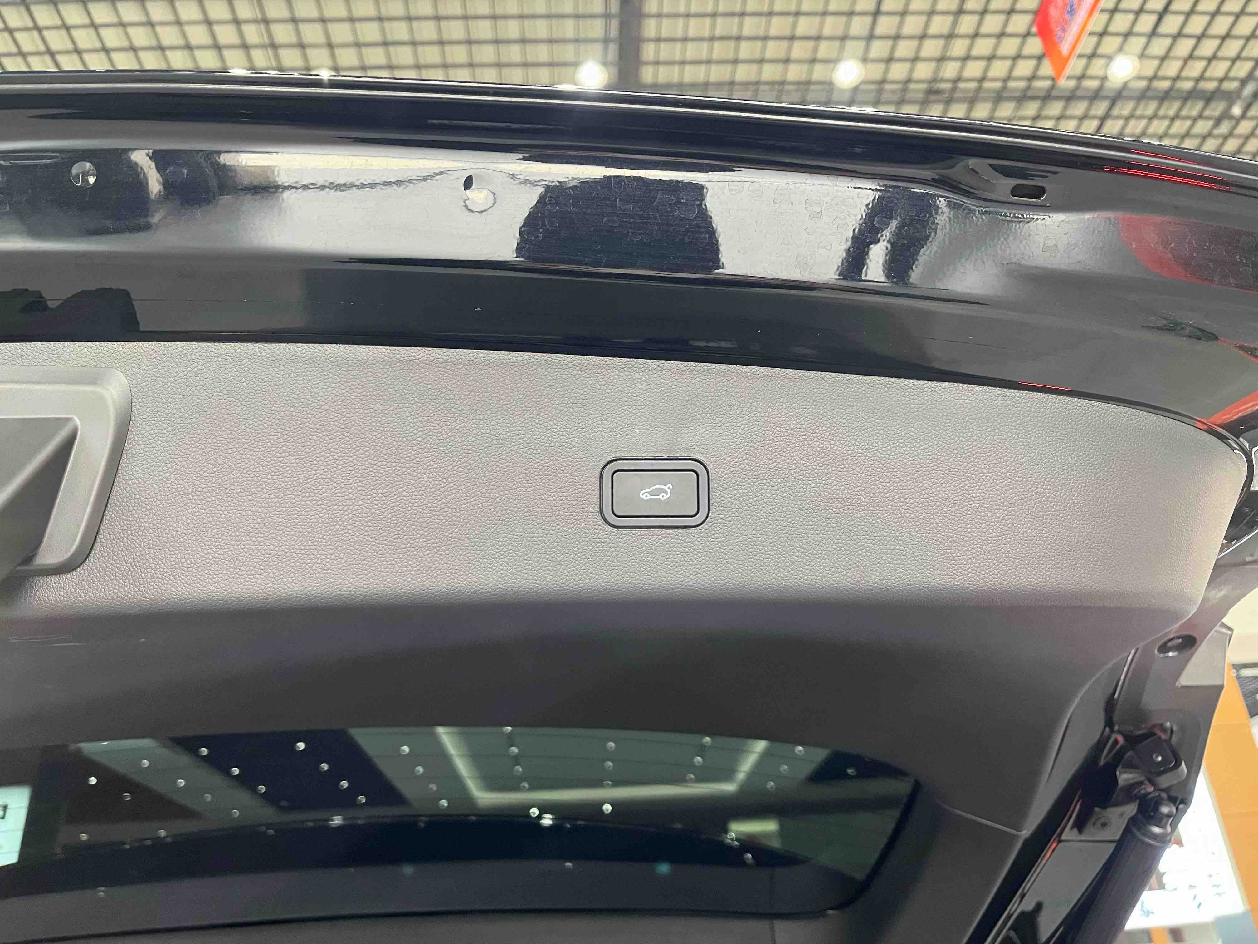 Xpeng G9 2025 صورة سيارة #23