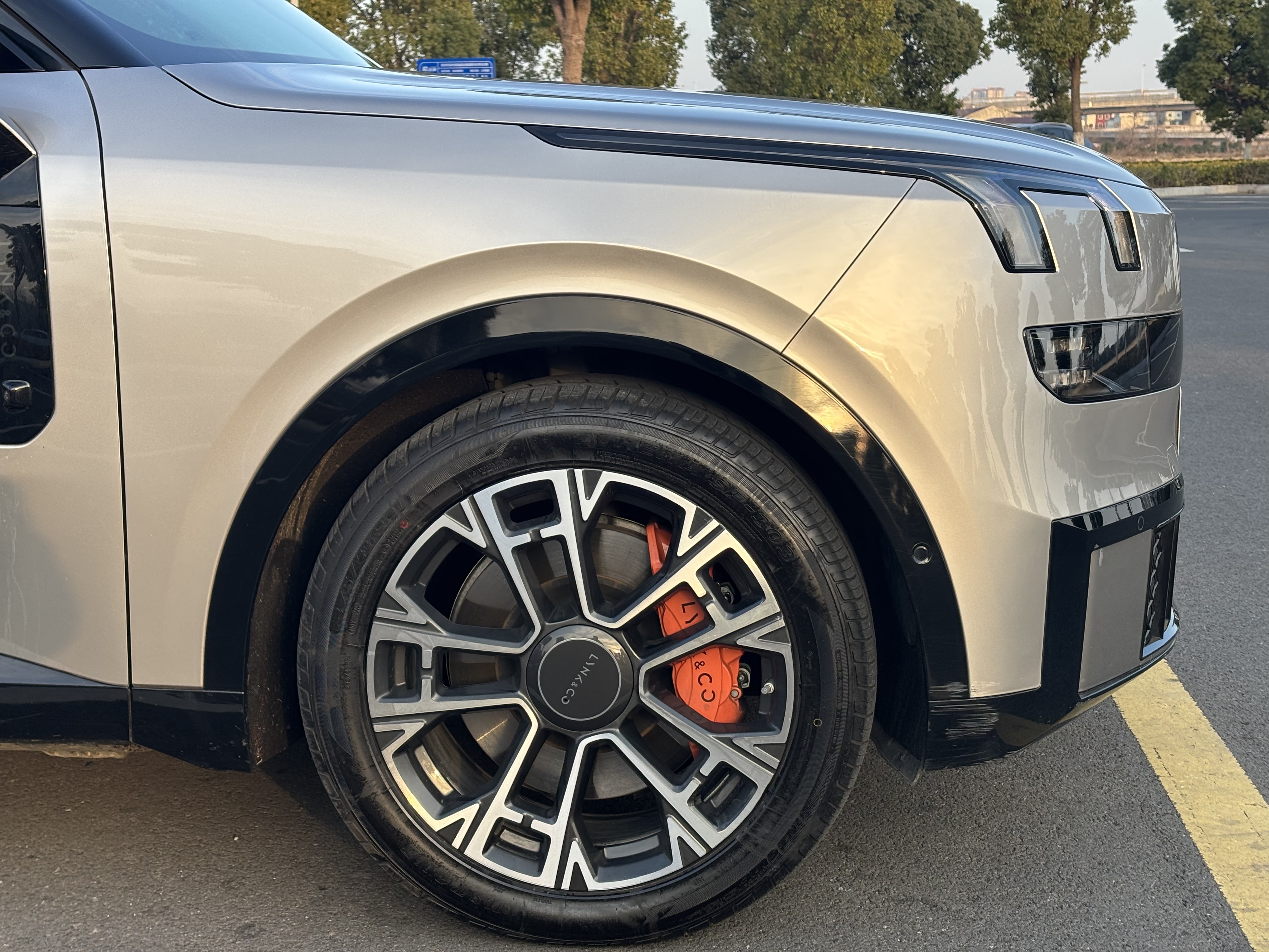 Lynk & Co 900 2025 car image #23