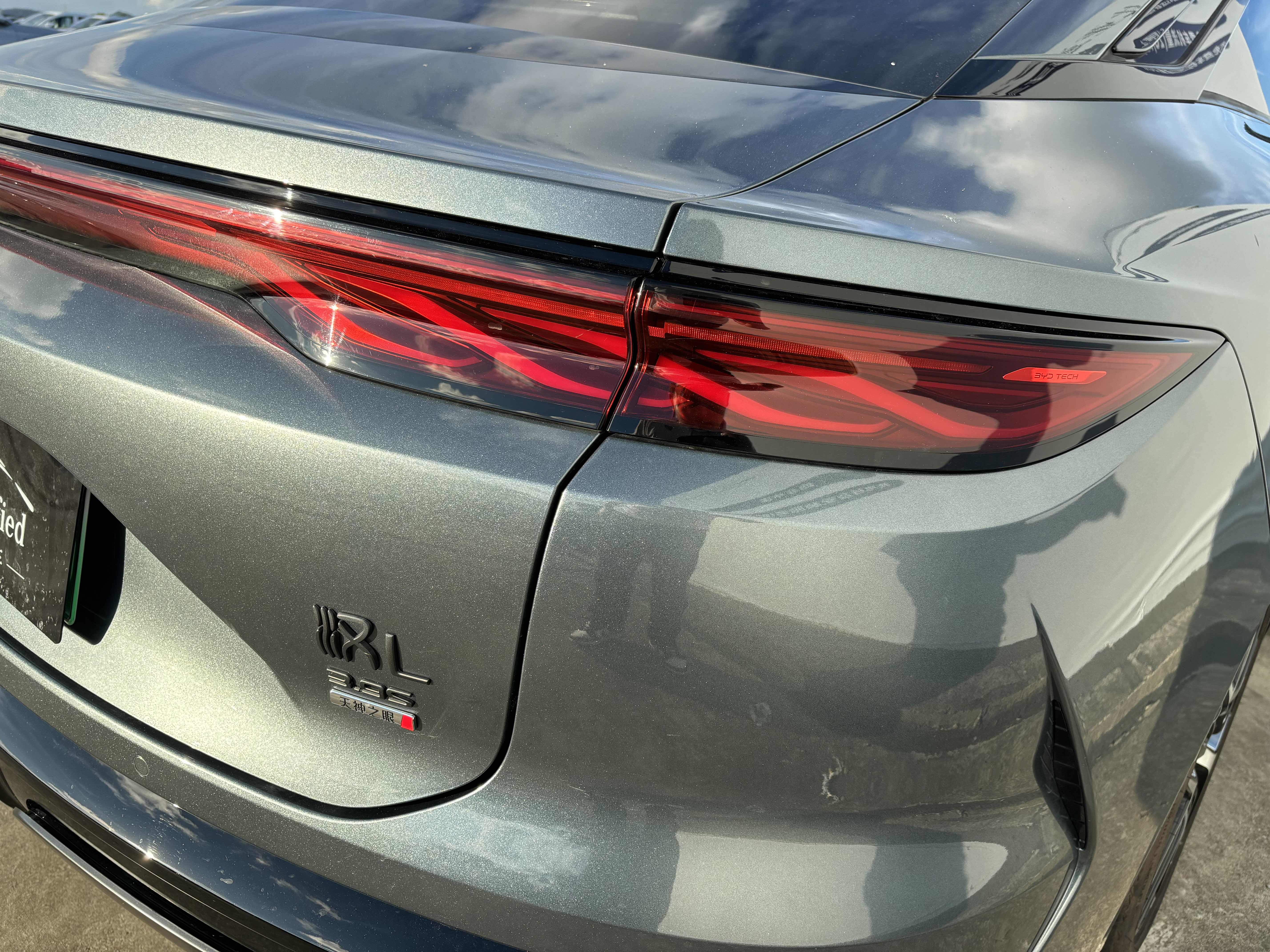 BYD HanL 2025 #23 BYD HanL 2025 car image #23