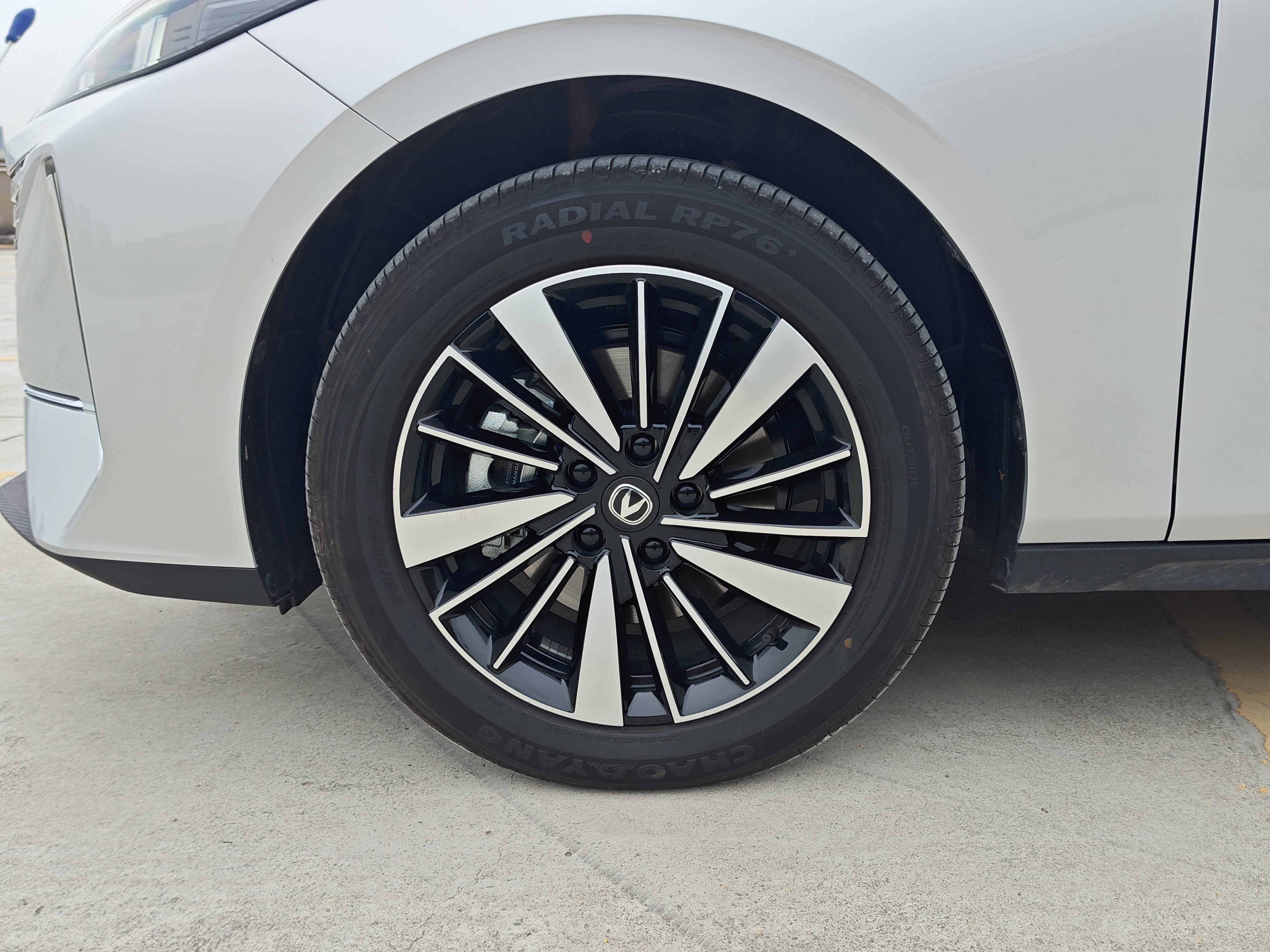 Changan EadoPHEV 2025 #23 Changan EadoPHEV 2025 изображение автомобиля #23