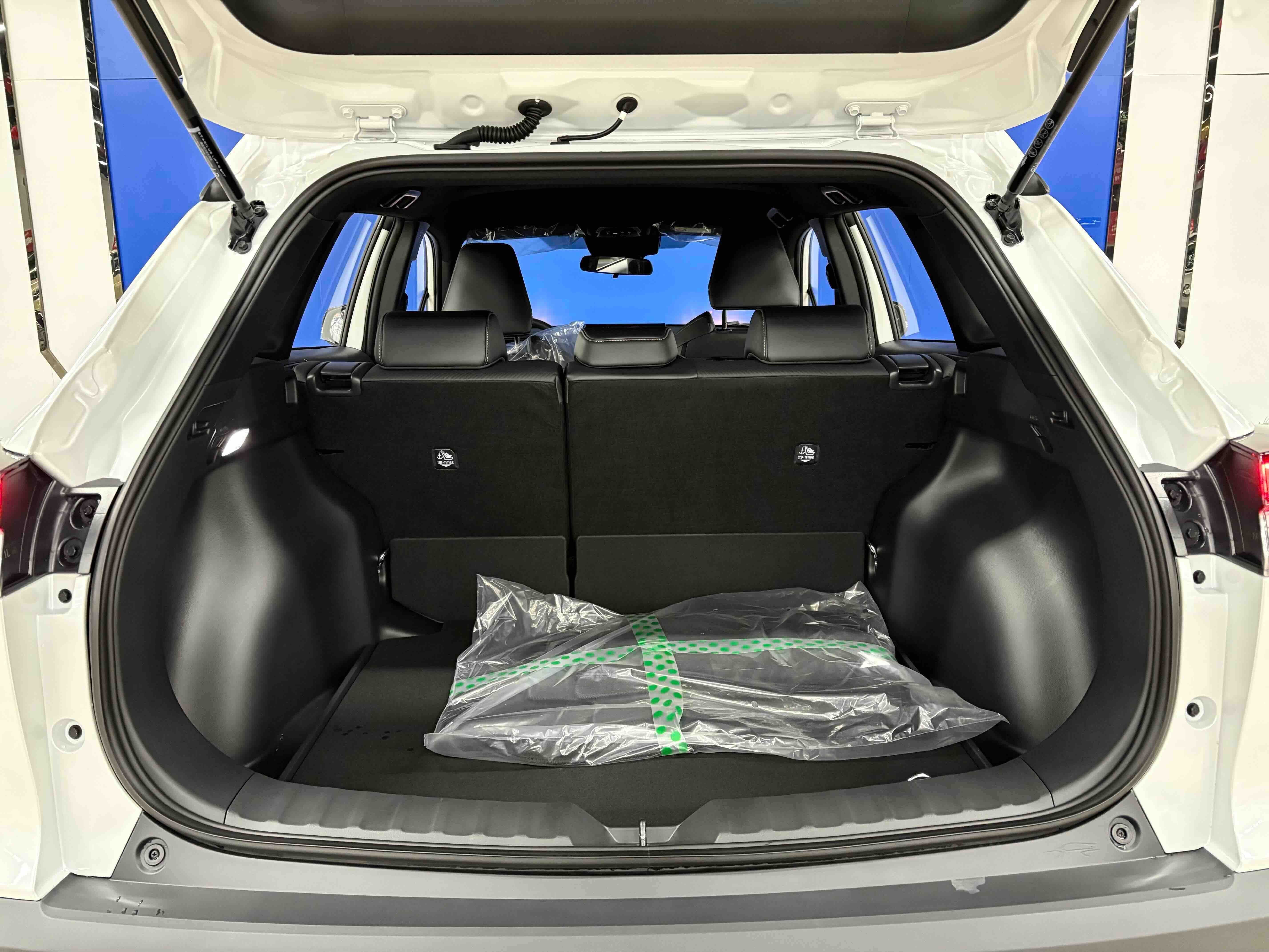 Toyota Frontlander 2026 car image #23