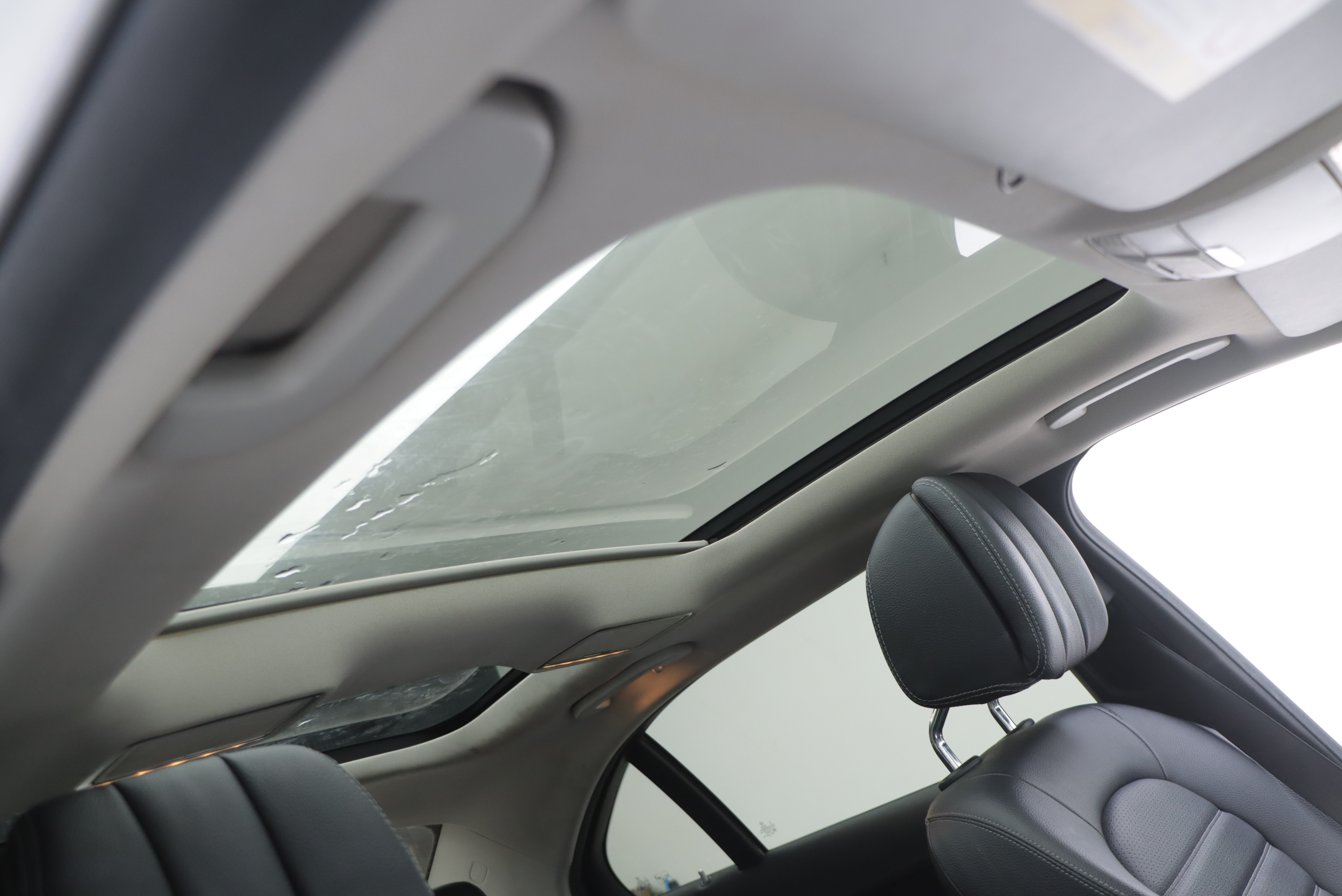 Mercedes-Benz C Class 2015 car image #23