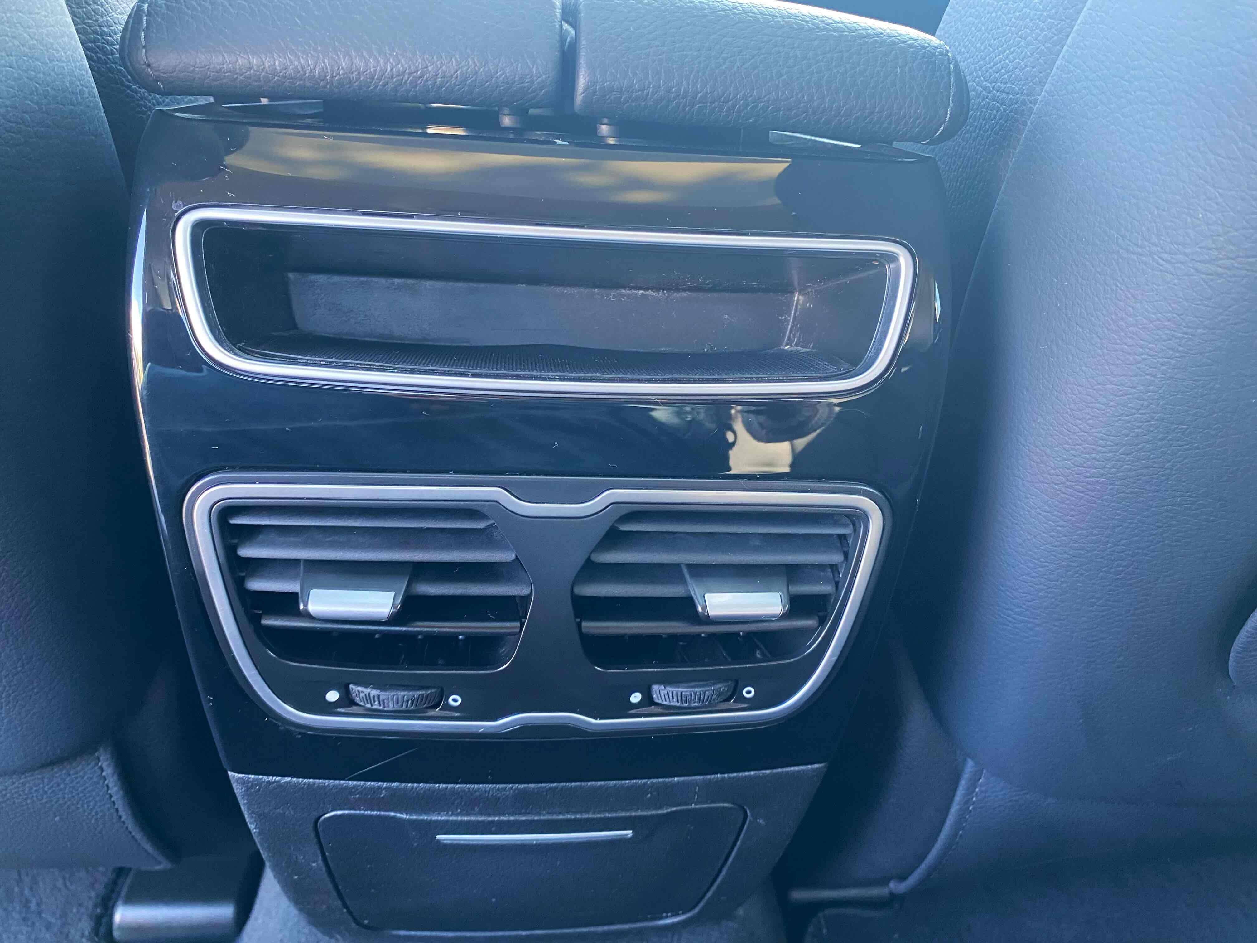 GEELY Ulion 2016 immagine di auto #23