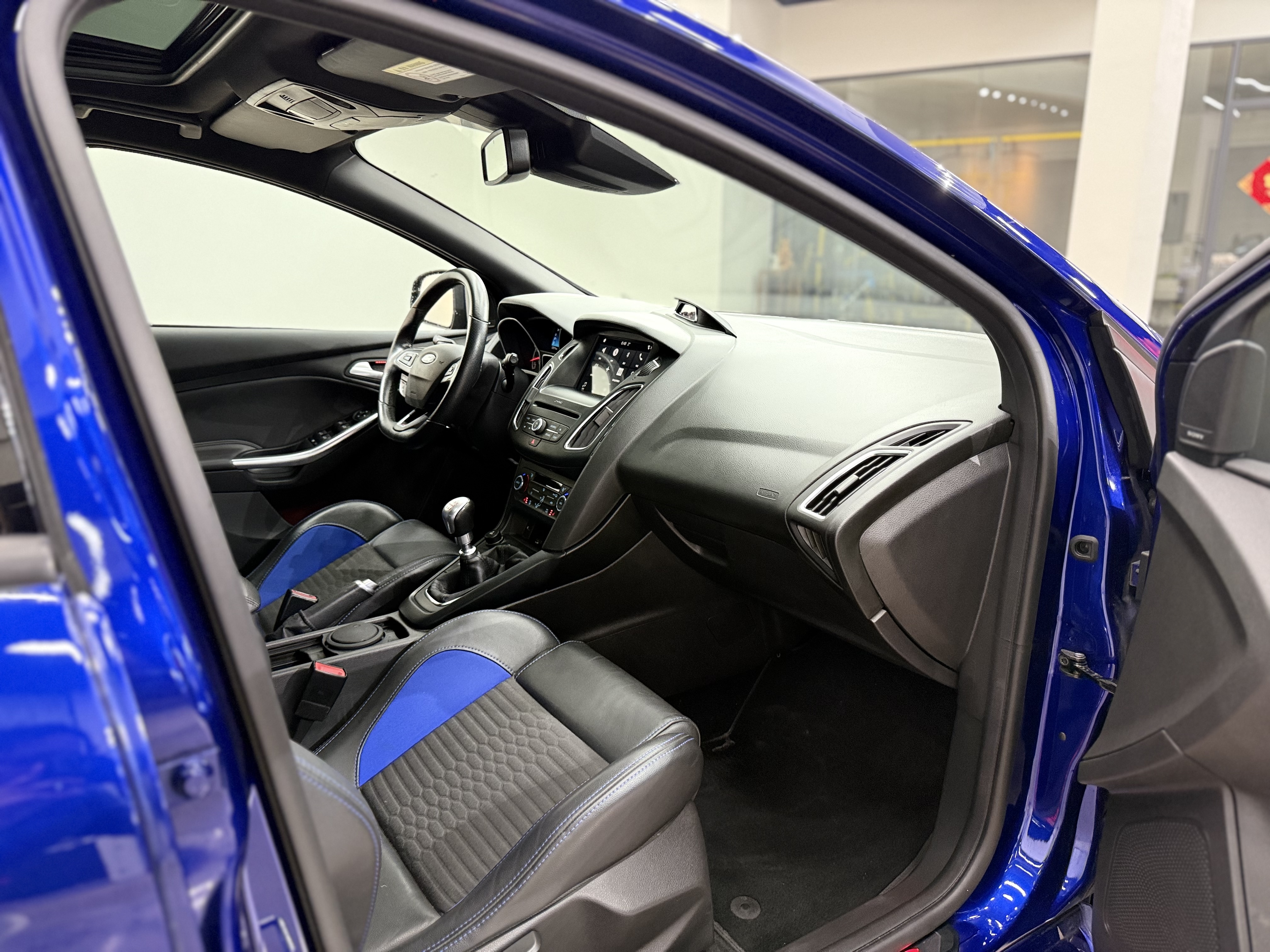 Ford Focus (Imported) 2017 car image #23