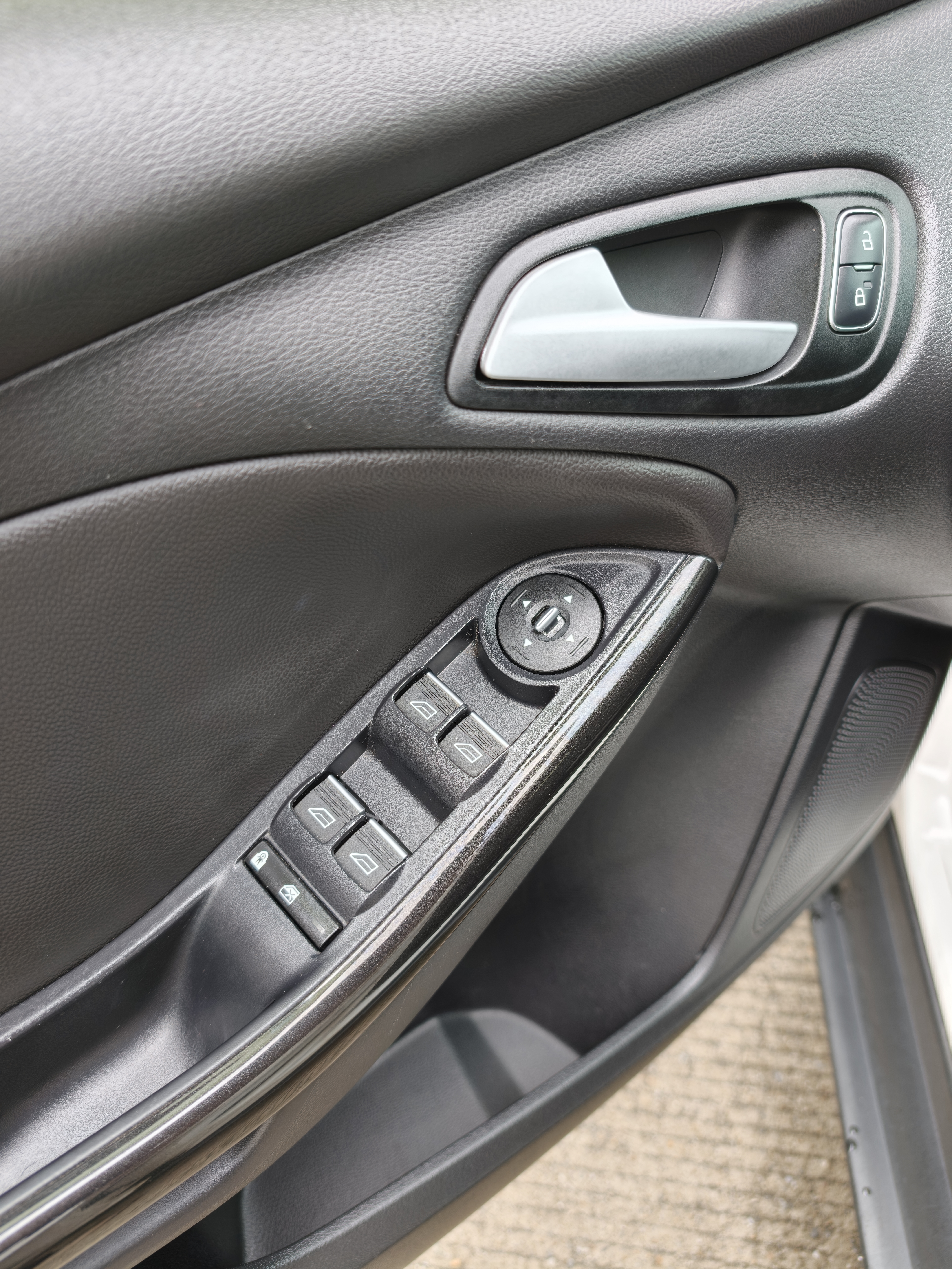 Ford Focus 2016 immagine di auto #23