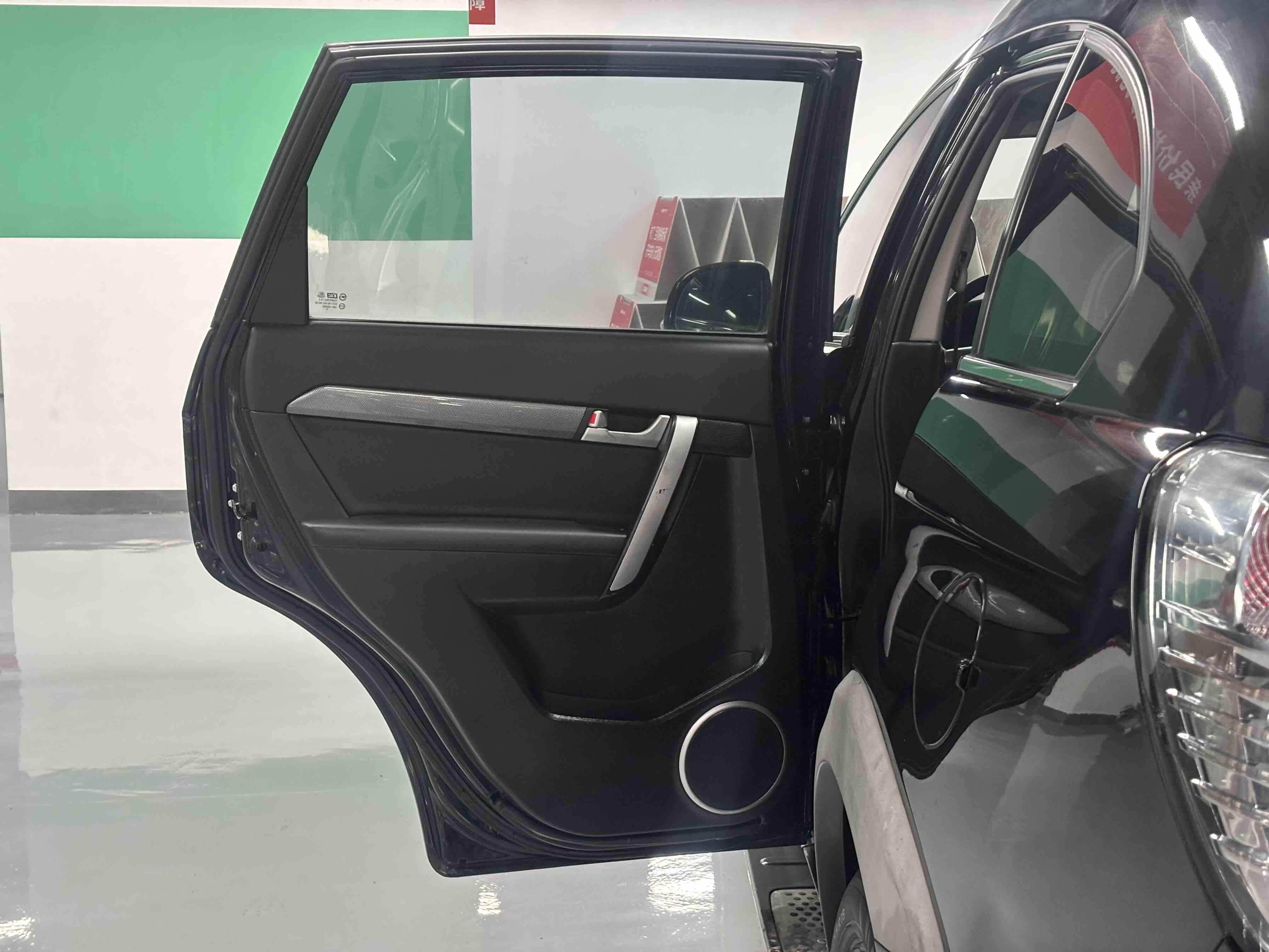 Chevrolet Captiva (Imported) 2012 car image #23