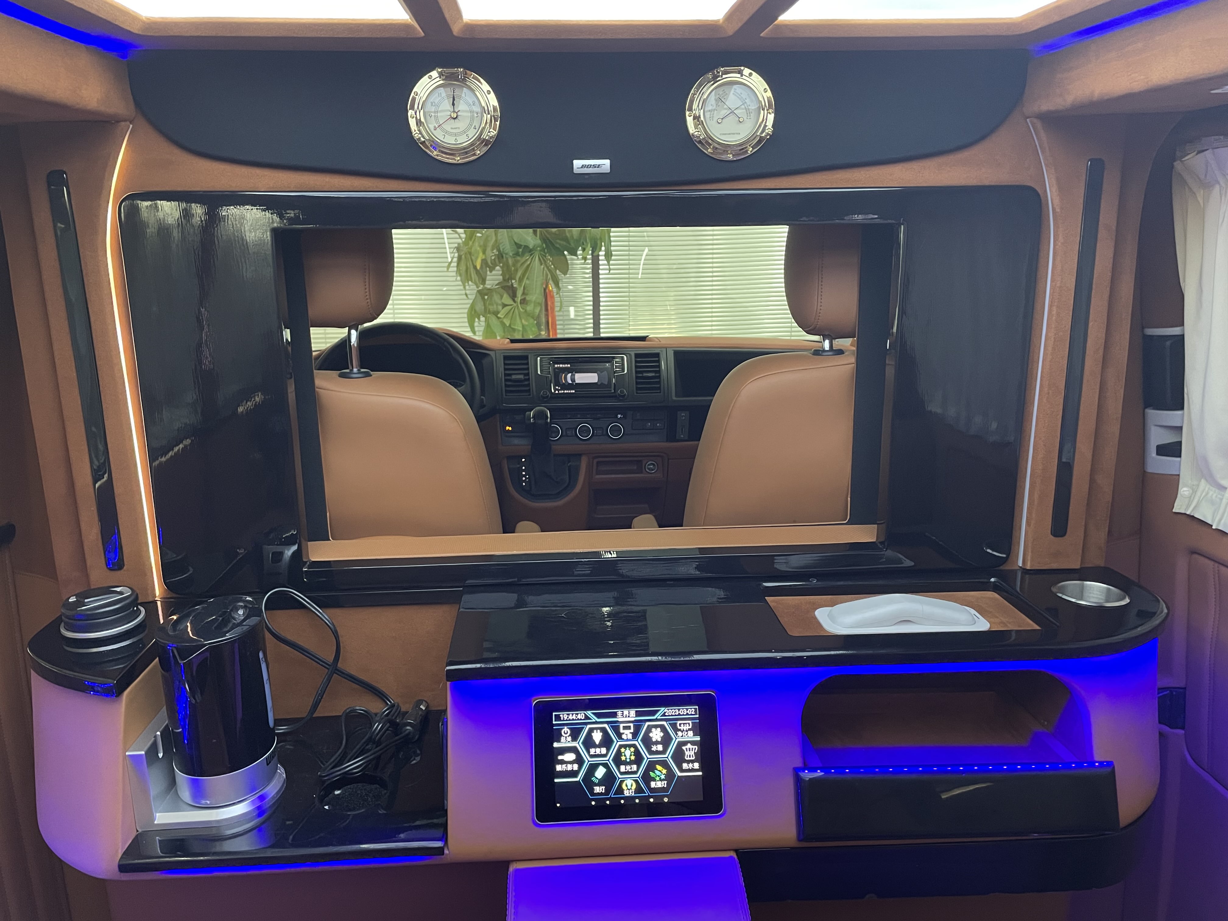 Volkswagen Caravelle 2017 immagine di auto #23