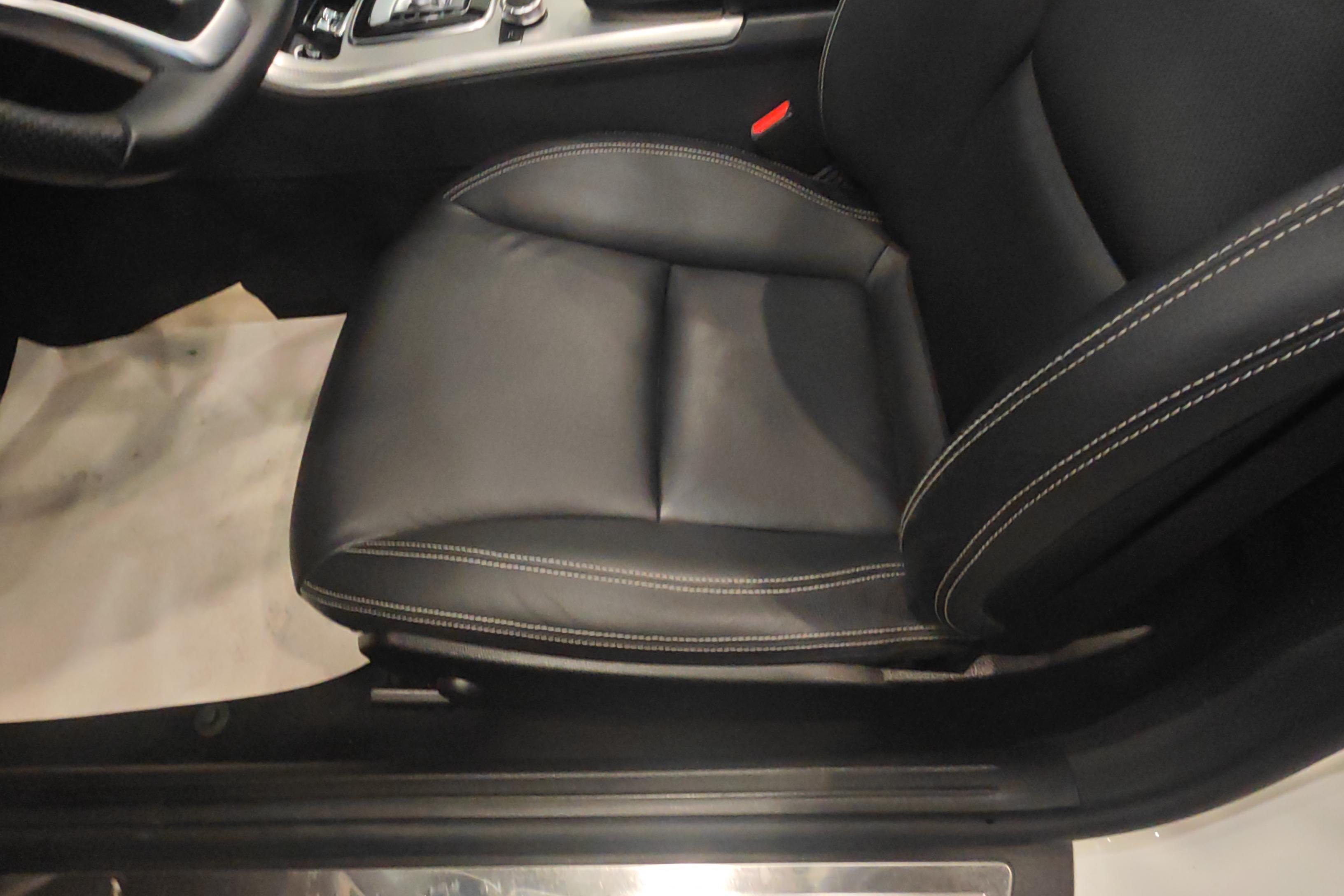 Mercedes-Benz SLC Class 2017 car image #23