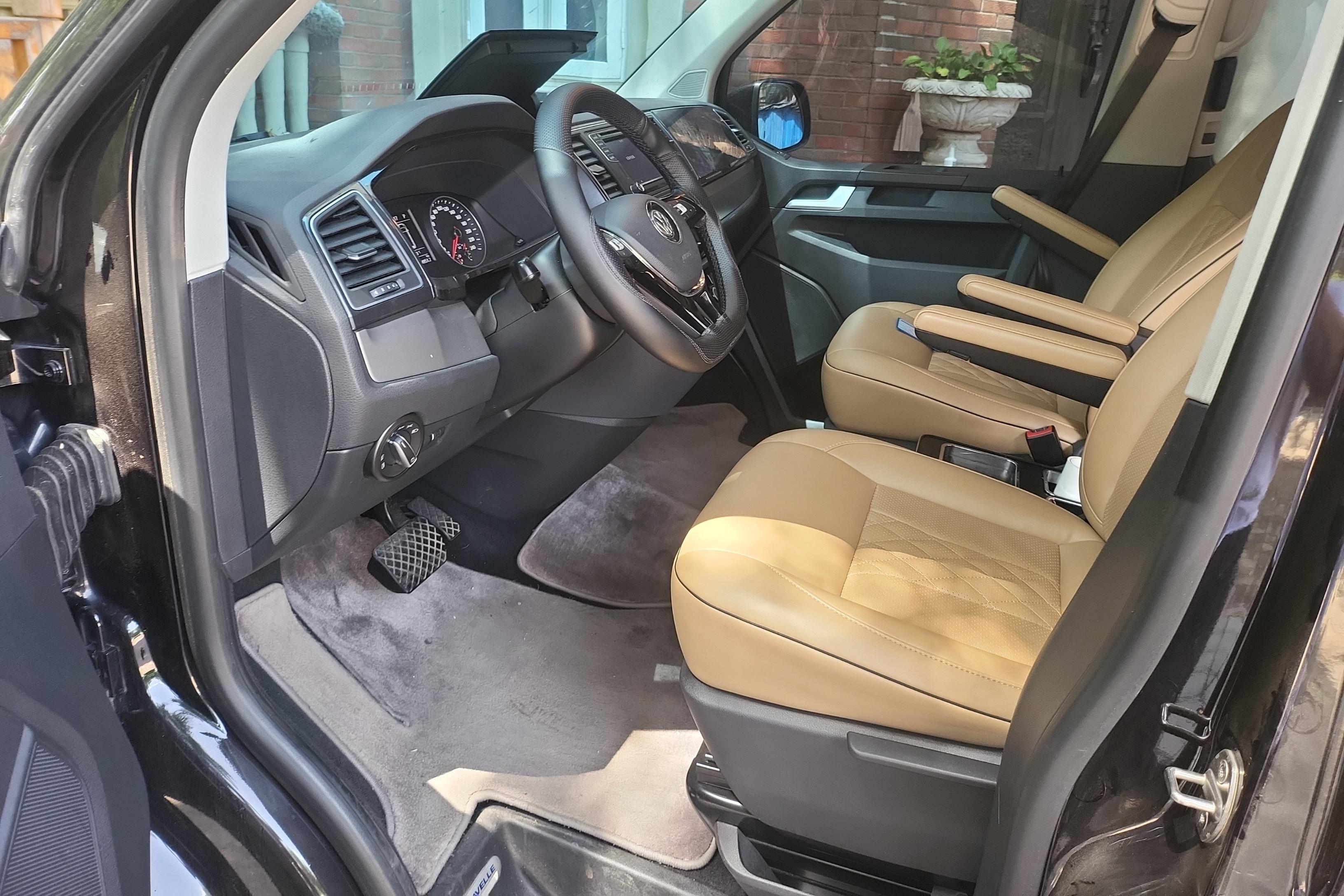 Volkswagen Caravelle 2020 car image #23