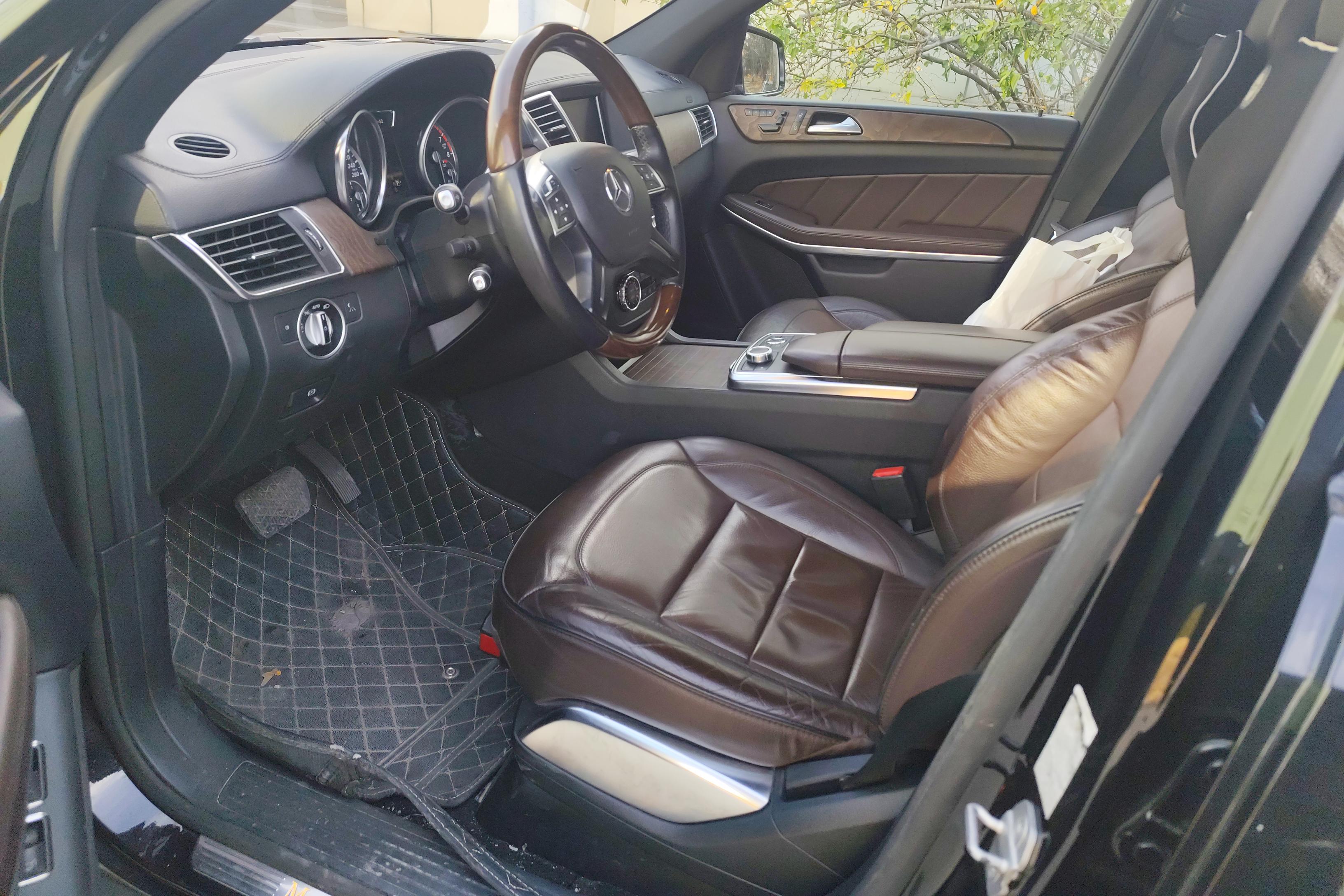 Mercedes-Benz GL Class 2013 car image #23