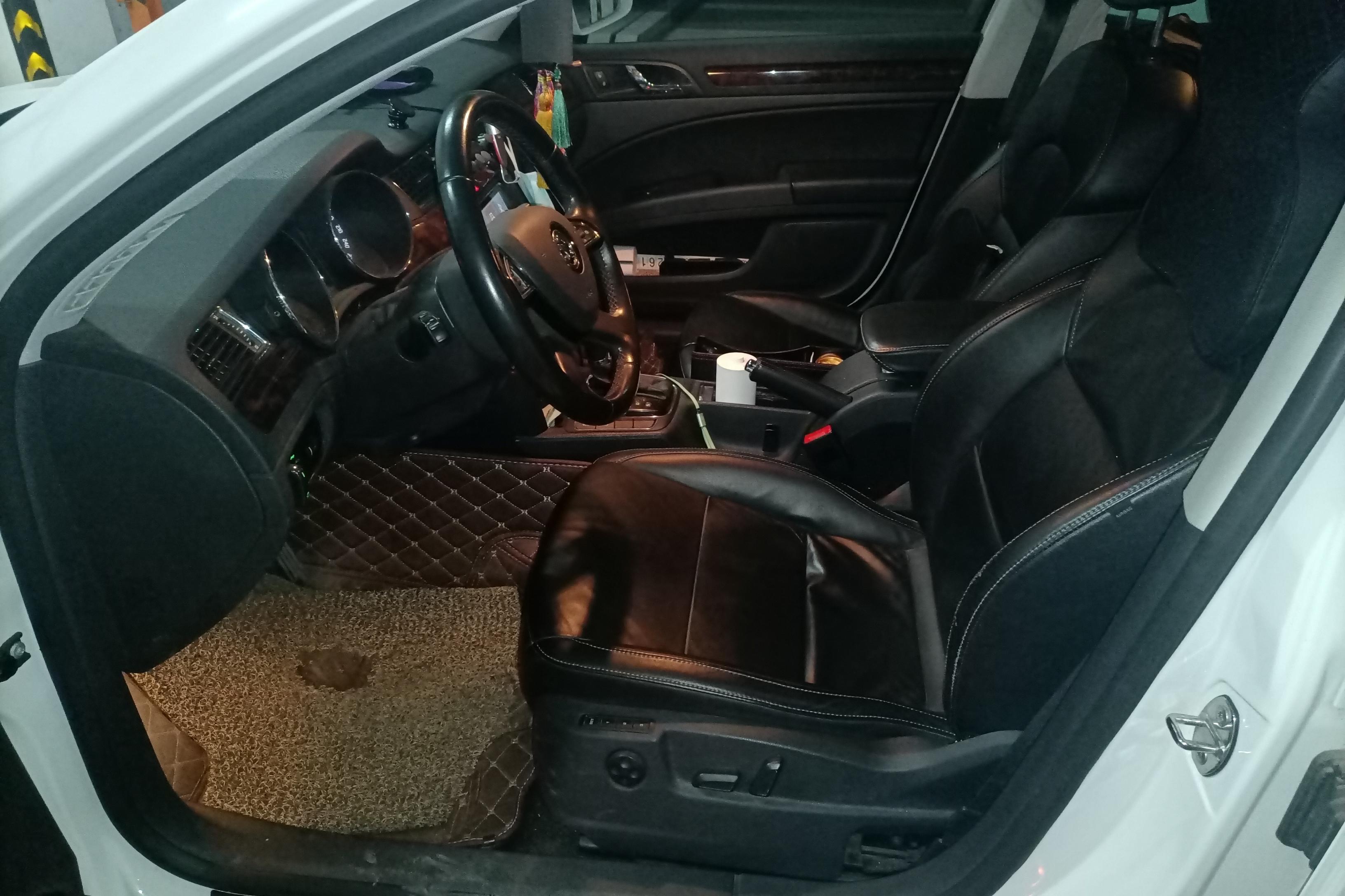 Skoda Superb Combi 2014 car image #23