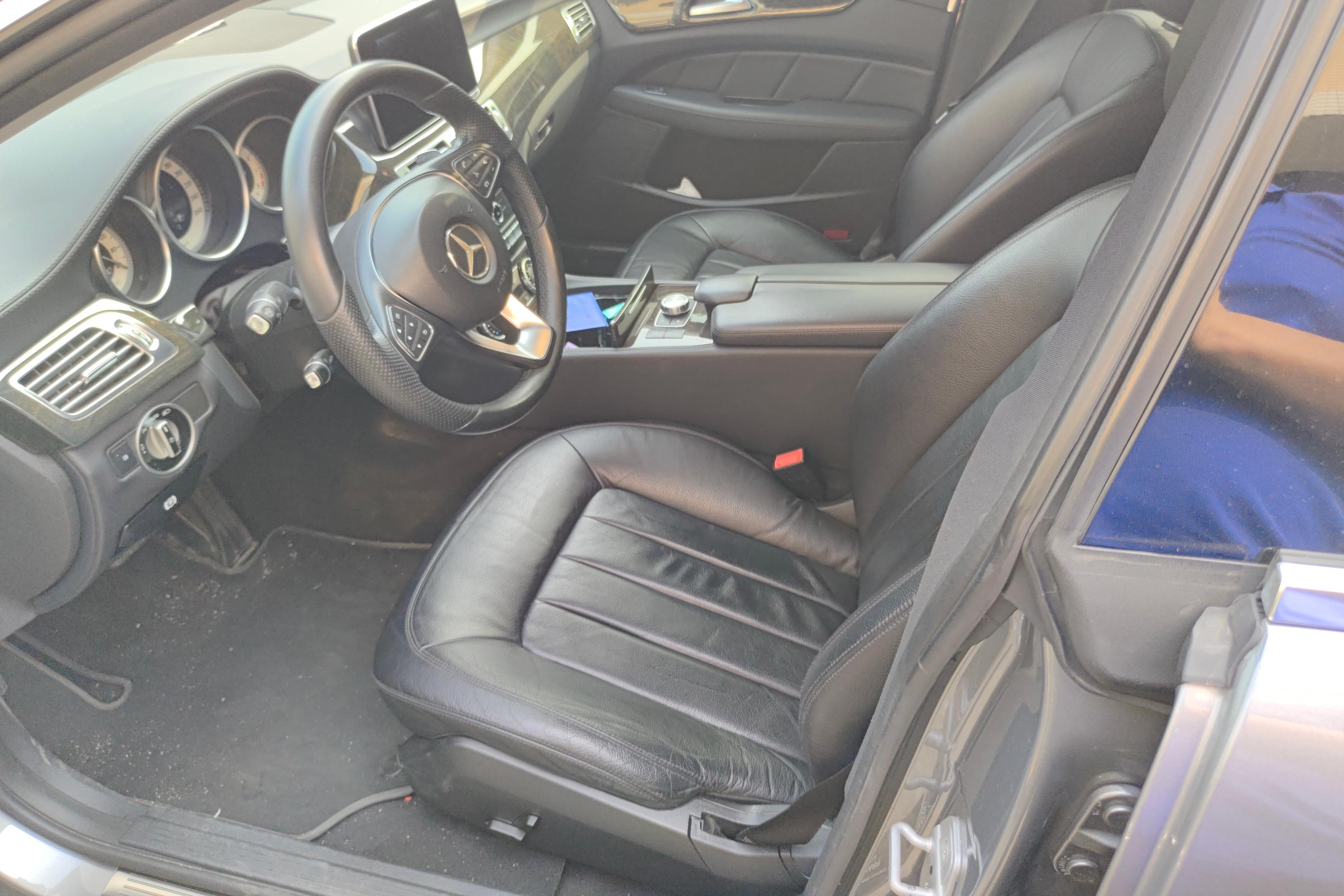 Mercedes-Benz CLS AMG 2015 car image #23