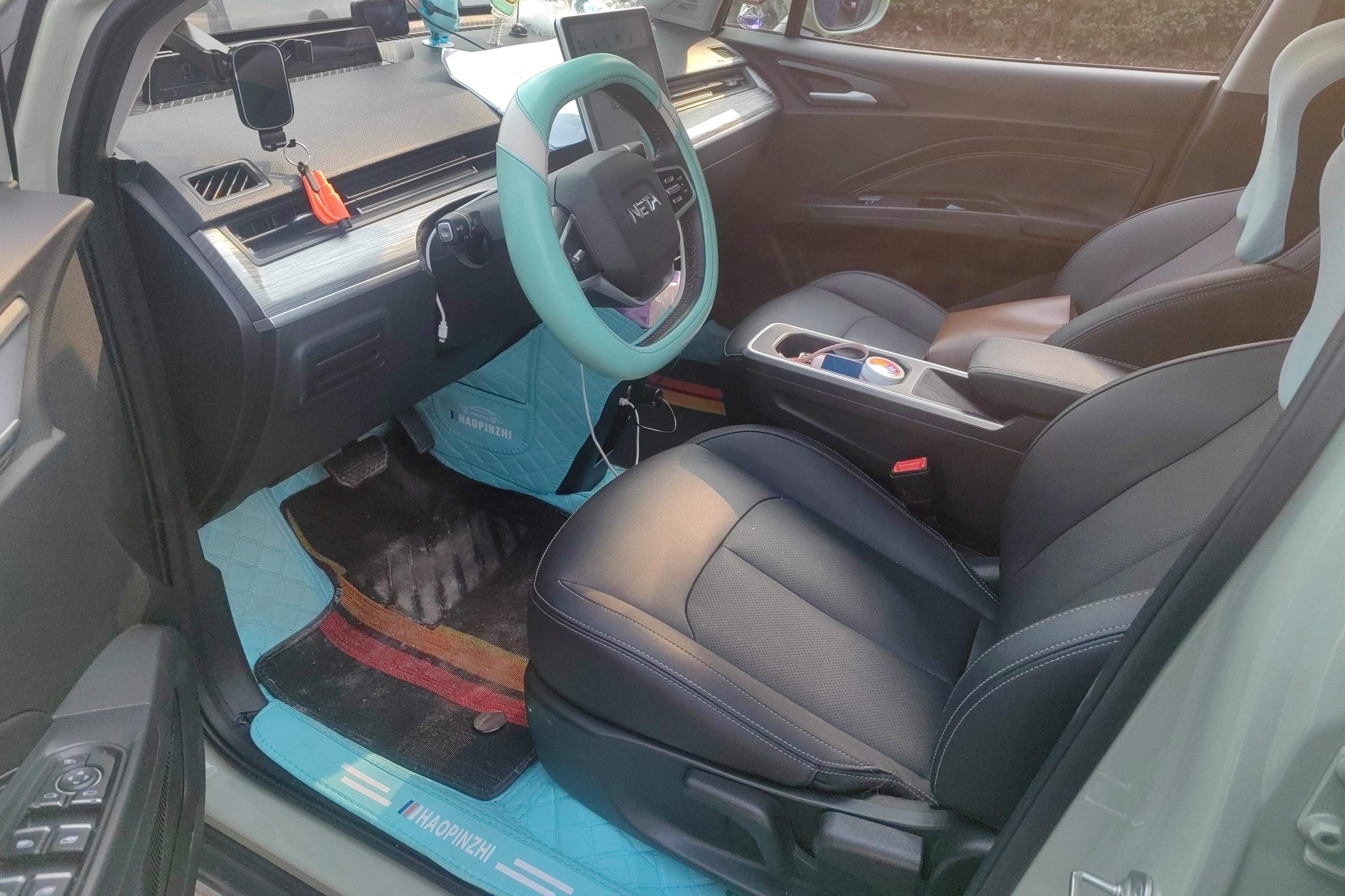 哪吒汽车 哪吒L 2023 汽车图片 #23