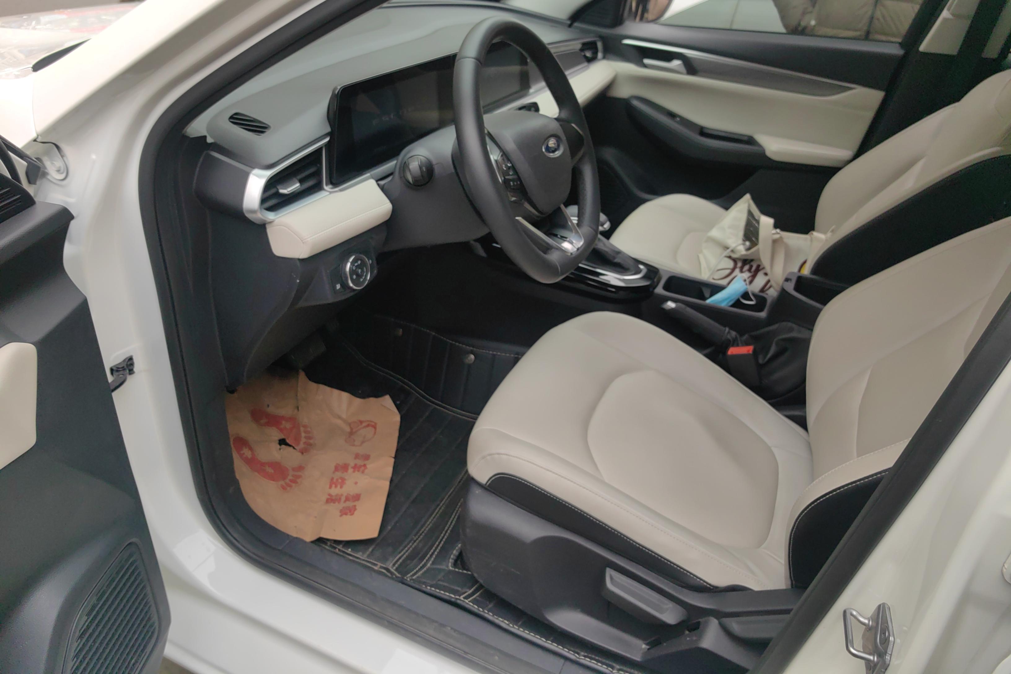 Ford Escort 2021 car image #23