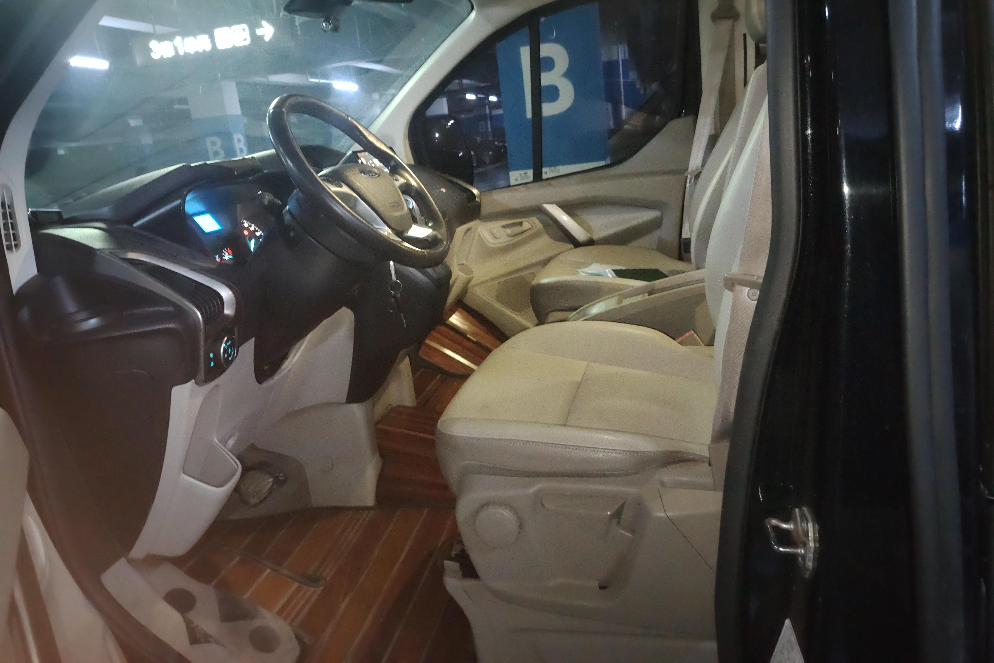 Ford Tourneo 2017 car image #23