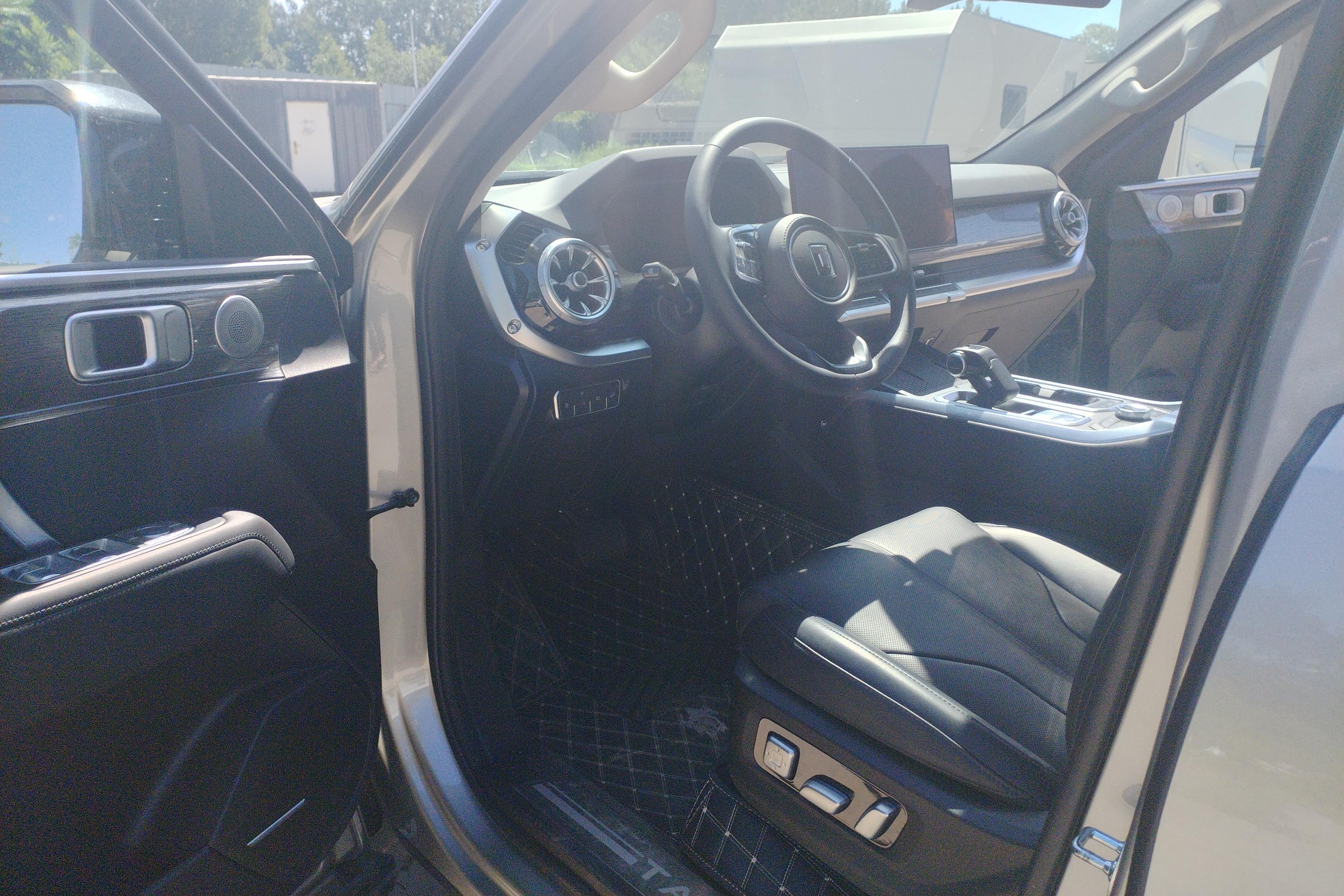 Tank 400 2023 car image #23