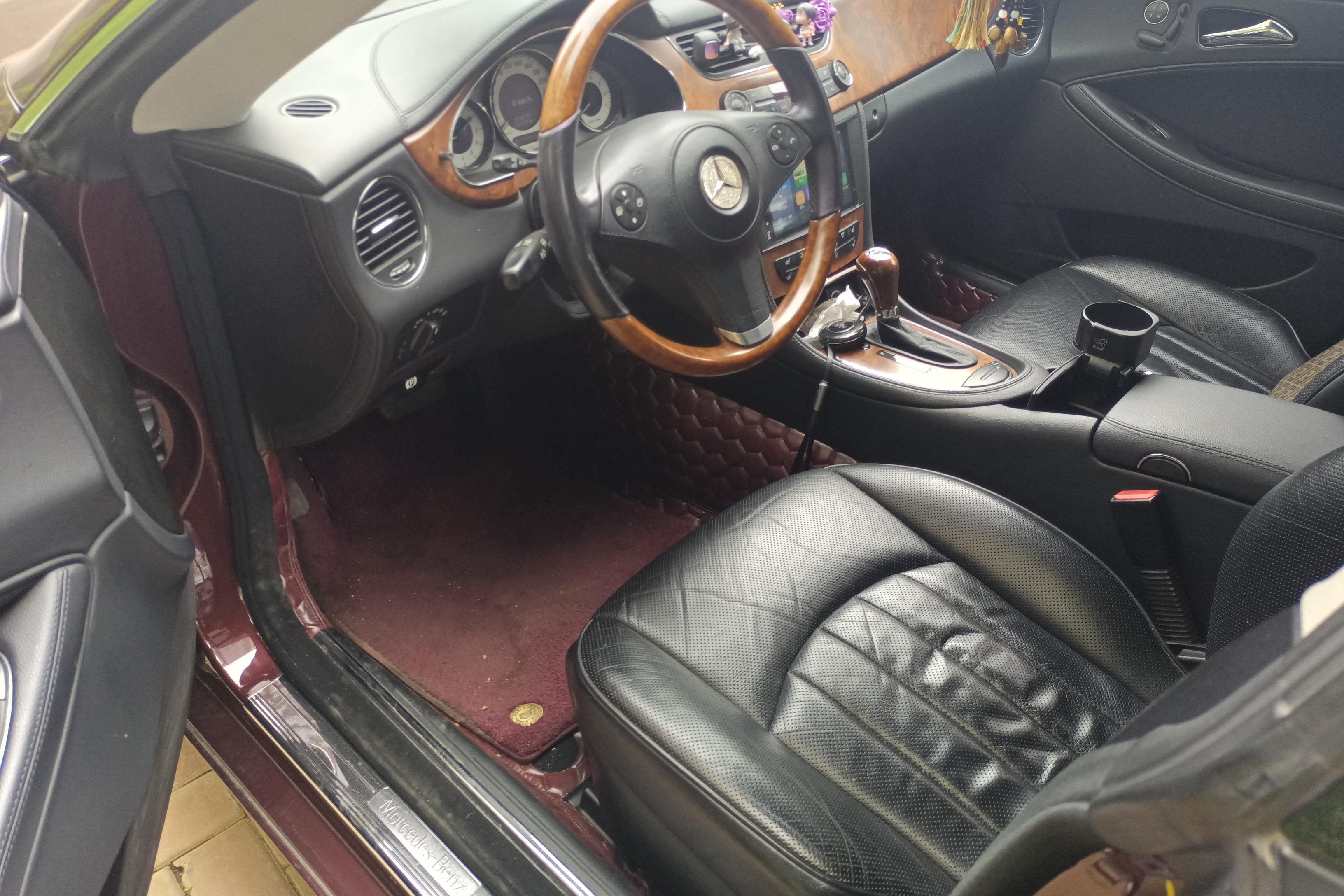 Mercedes-Benz CLS AMG 2009 car image #23