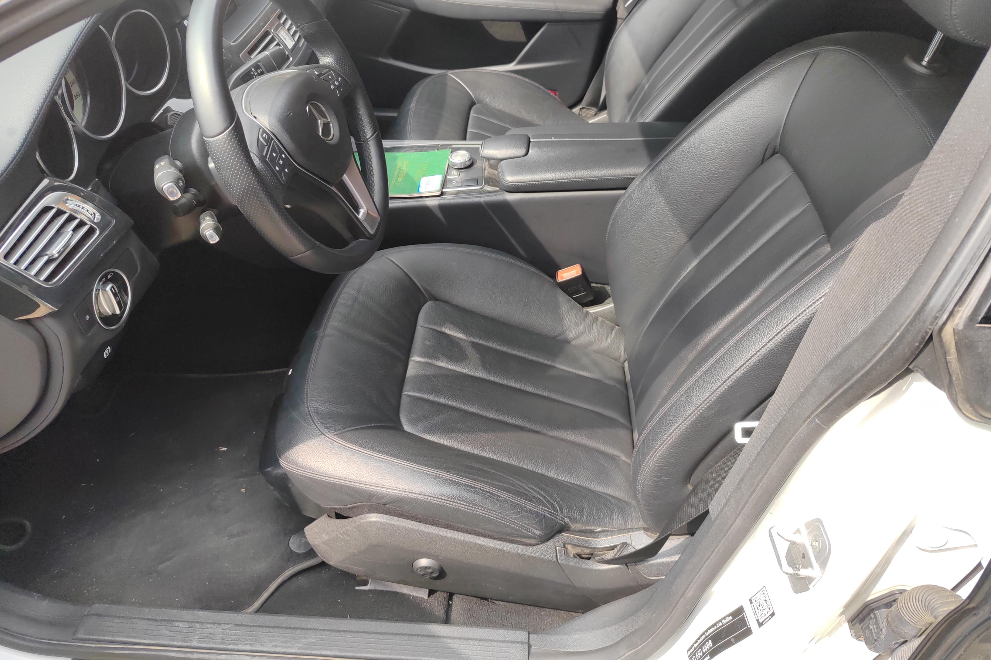 Mercedes-Benz CLS AMG 2014 car image #23