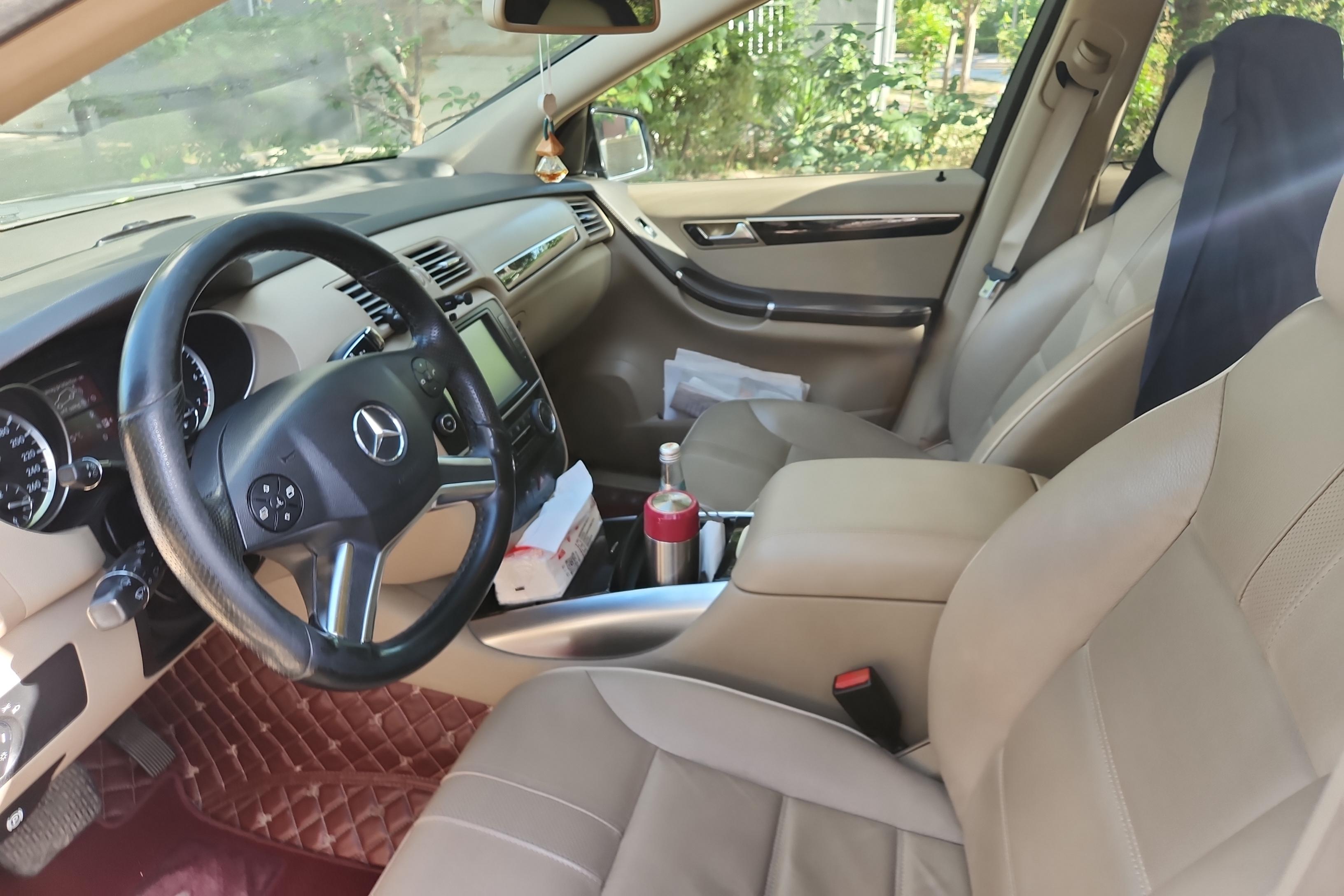 Mercedes-Benz R Class 2017 car image #23