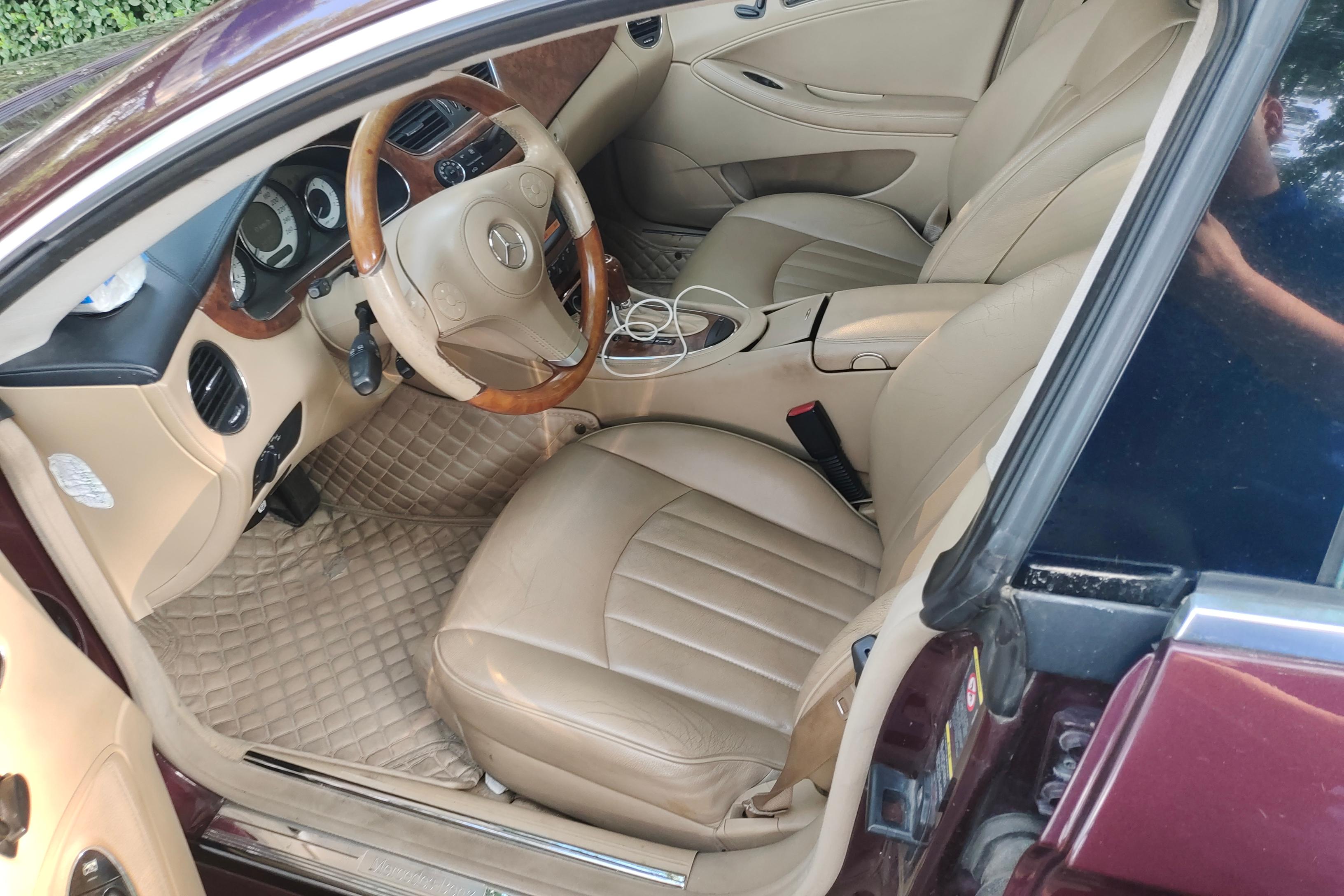 Mercedes-Benz CLS Class 2010 #23 Mercedes-Benz CLS Class 2010 car image #23