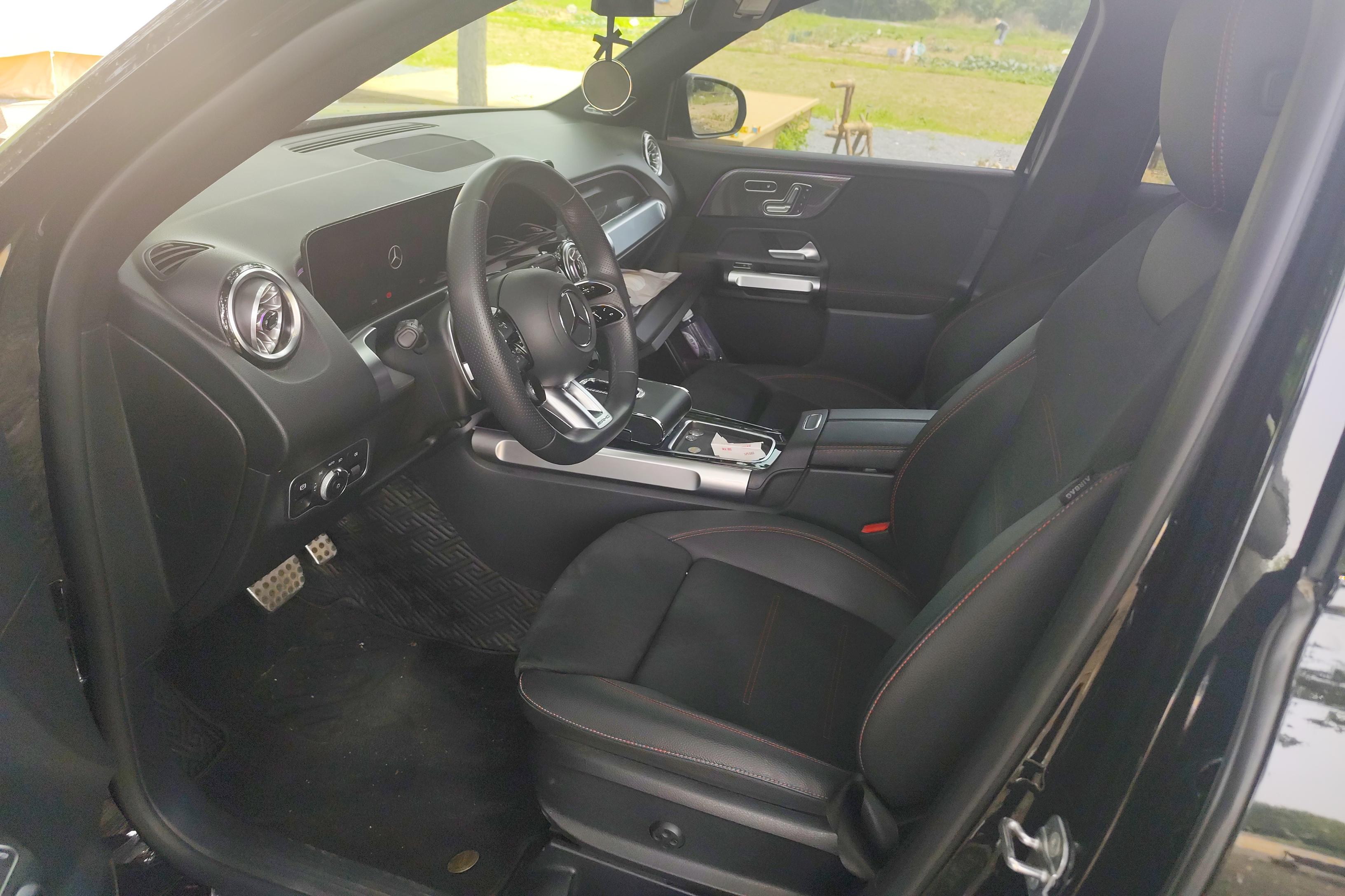 Mercedes-Benz GLB AMG 2024 car image #23