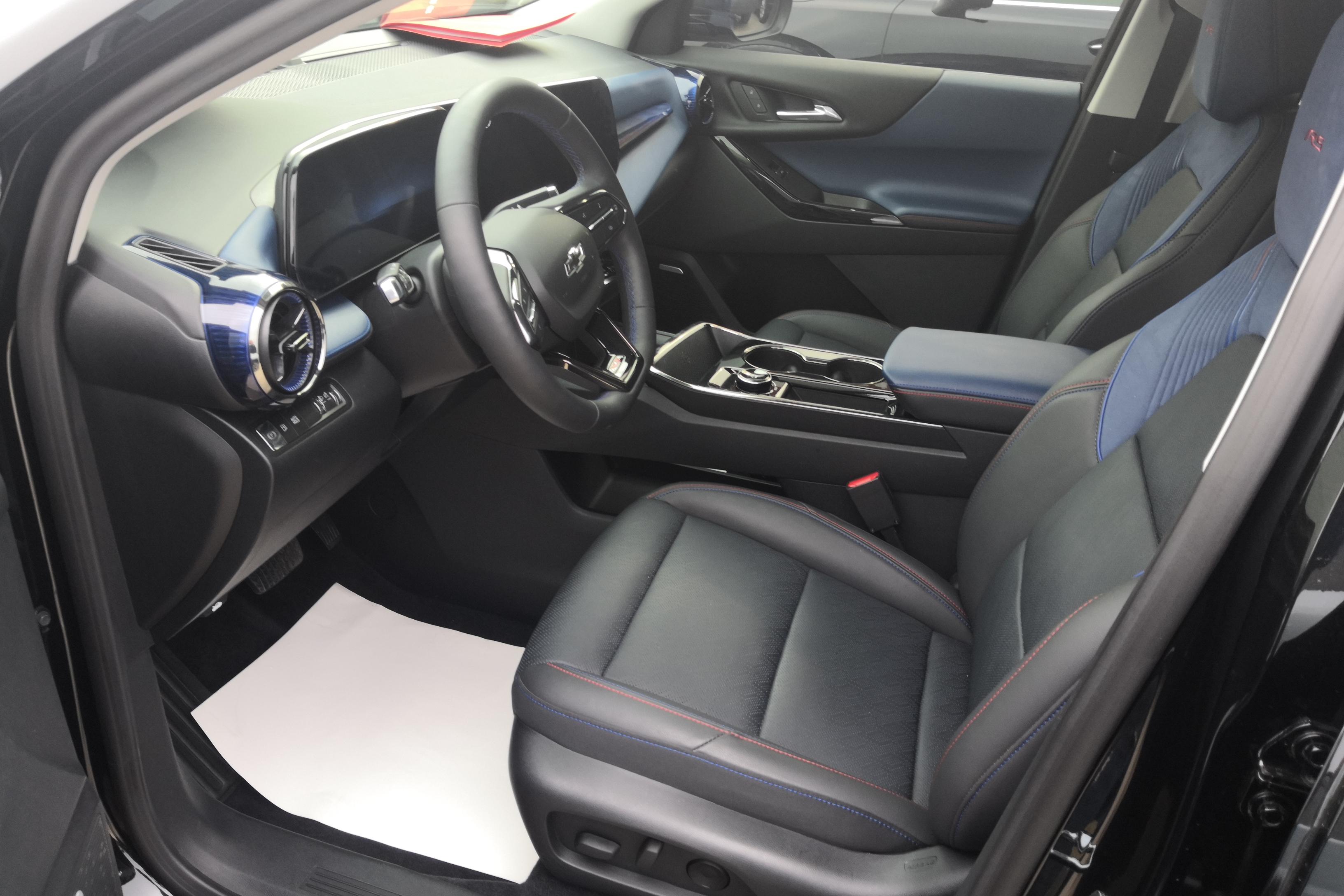 Chevrolet Equinox Plus 2024 car image #23