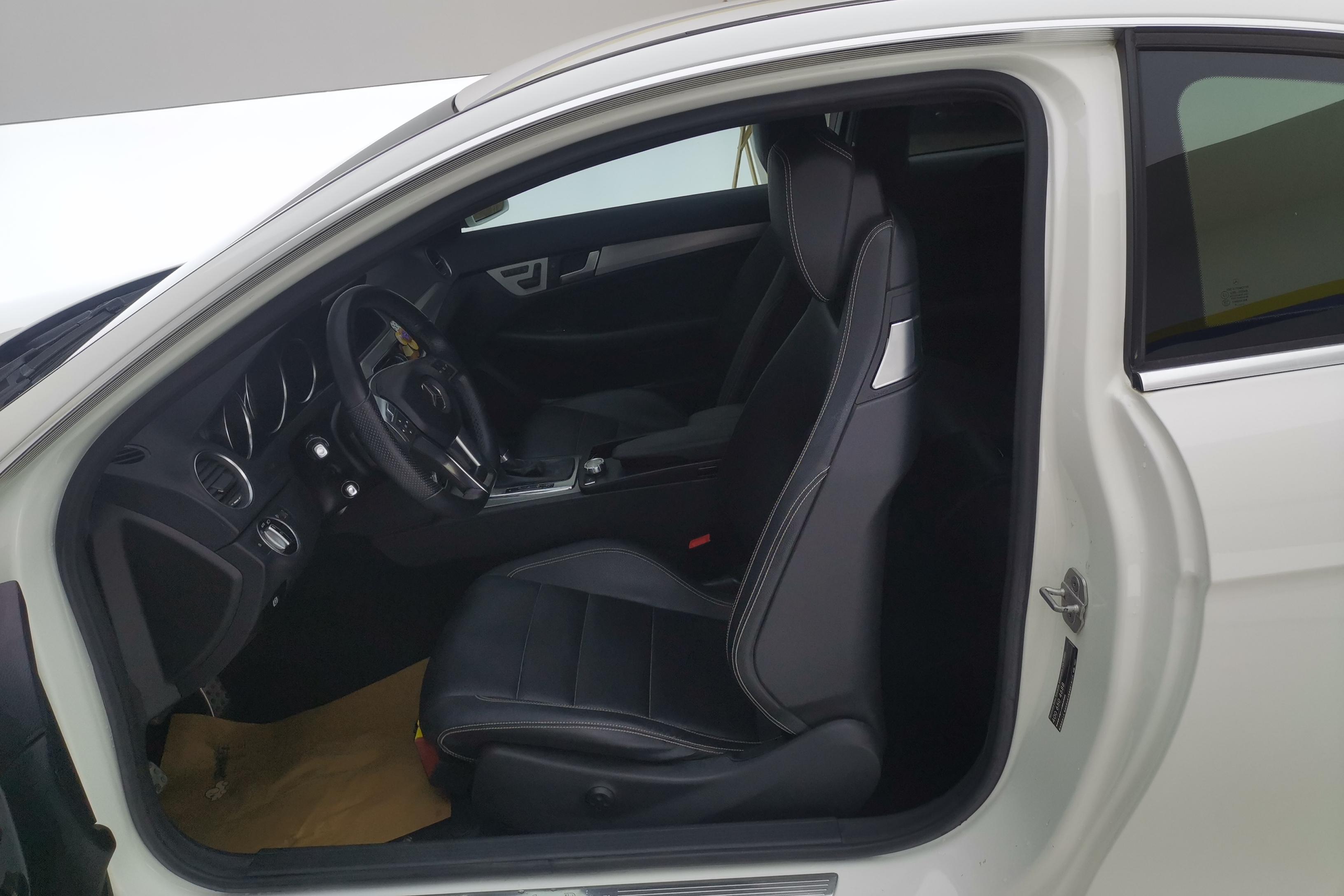 Mercedes-Benz C Class (Imported) 2014 car image #23