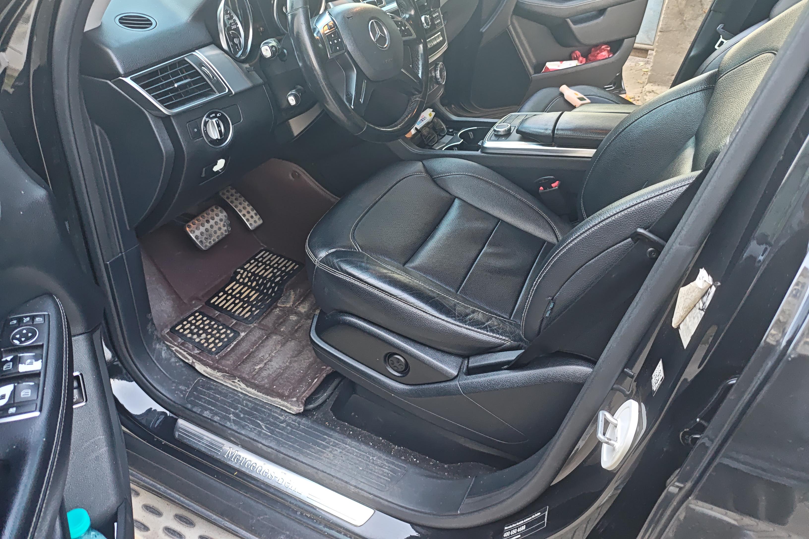 Mercedes-Benz M Class 2015 car image #23