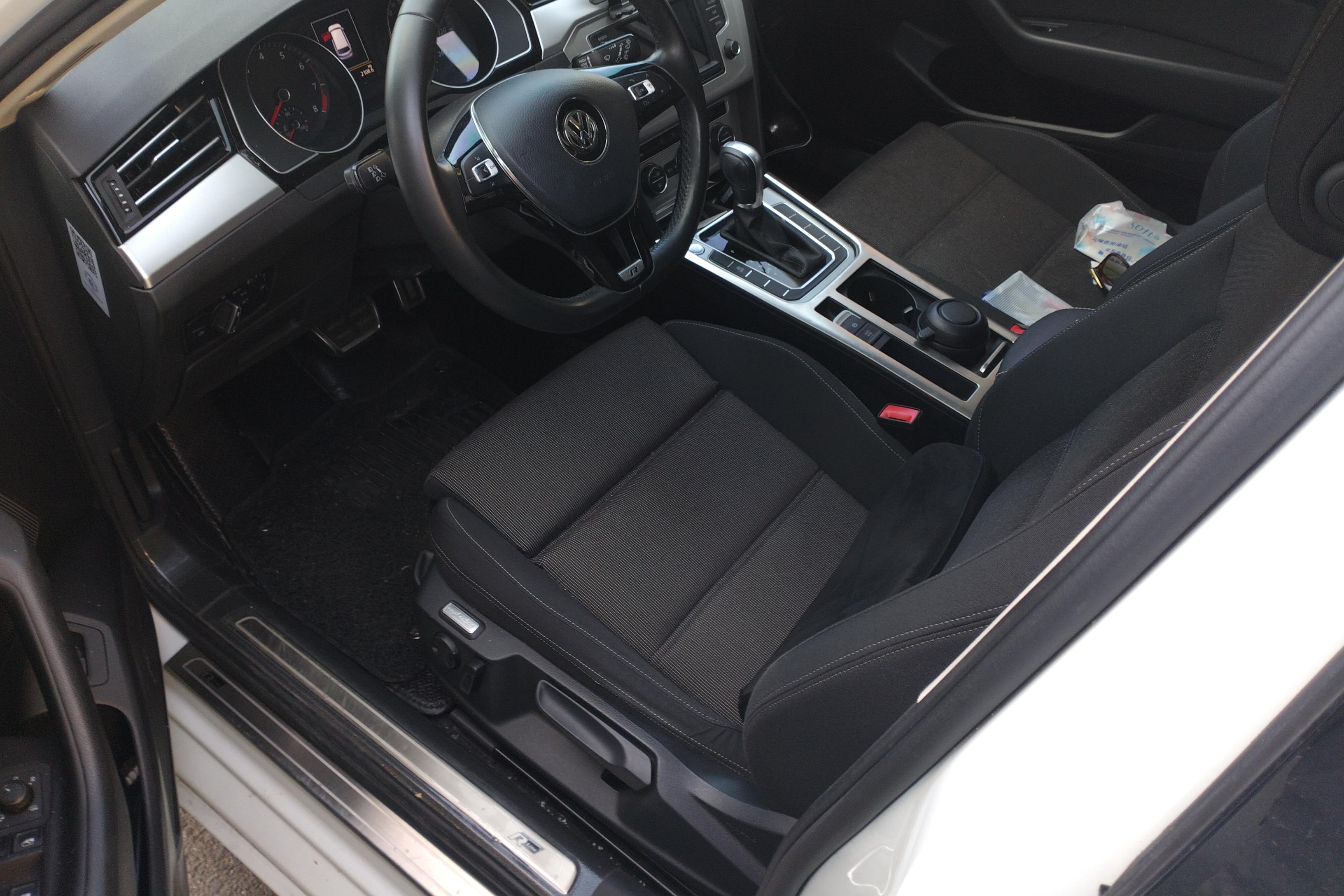 Volkswagen Passat Variant 2017 immagine di auto #23