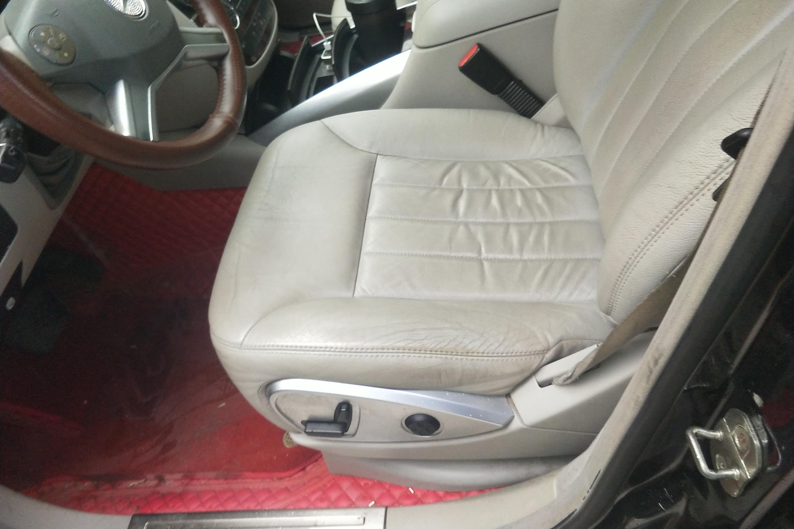 Mercedes-Benz R Class 2009 car image #23