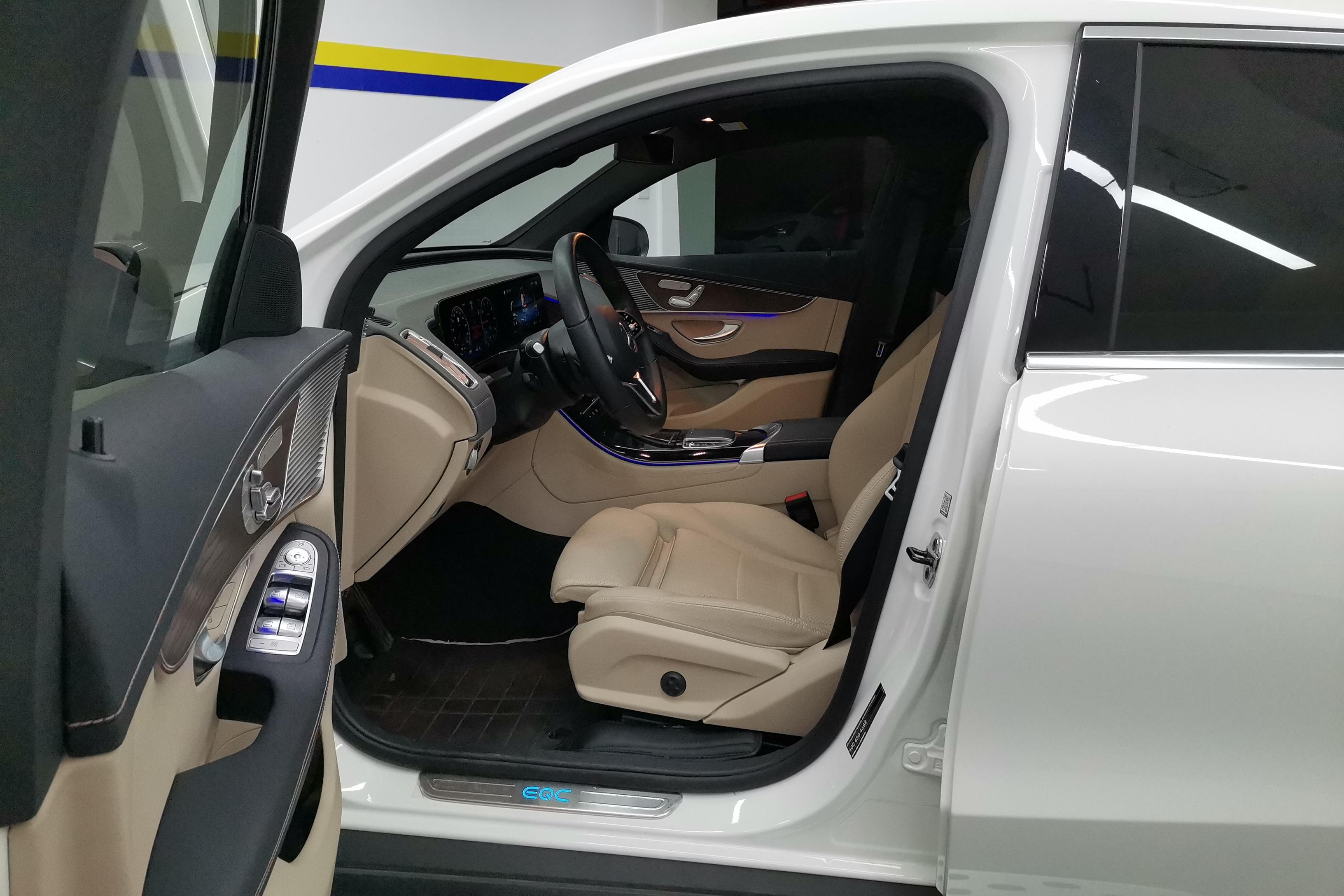 Mercedes-Benz EQC Class 2021 car image #23