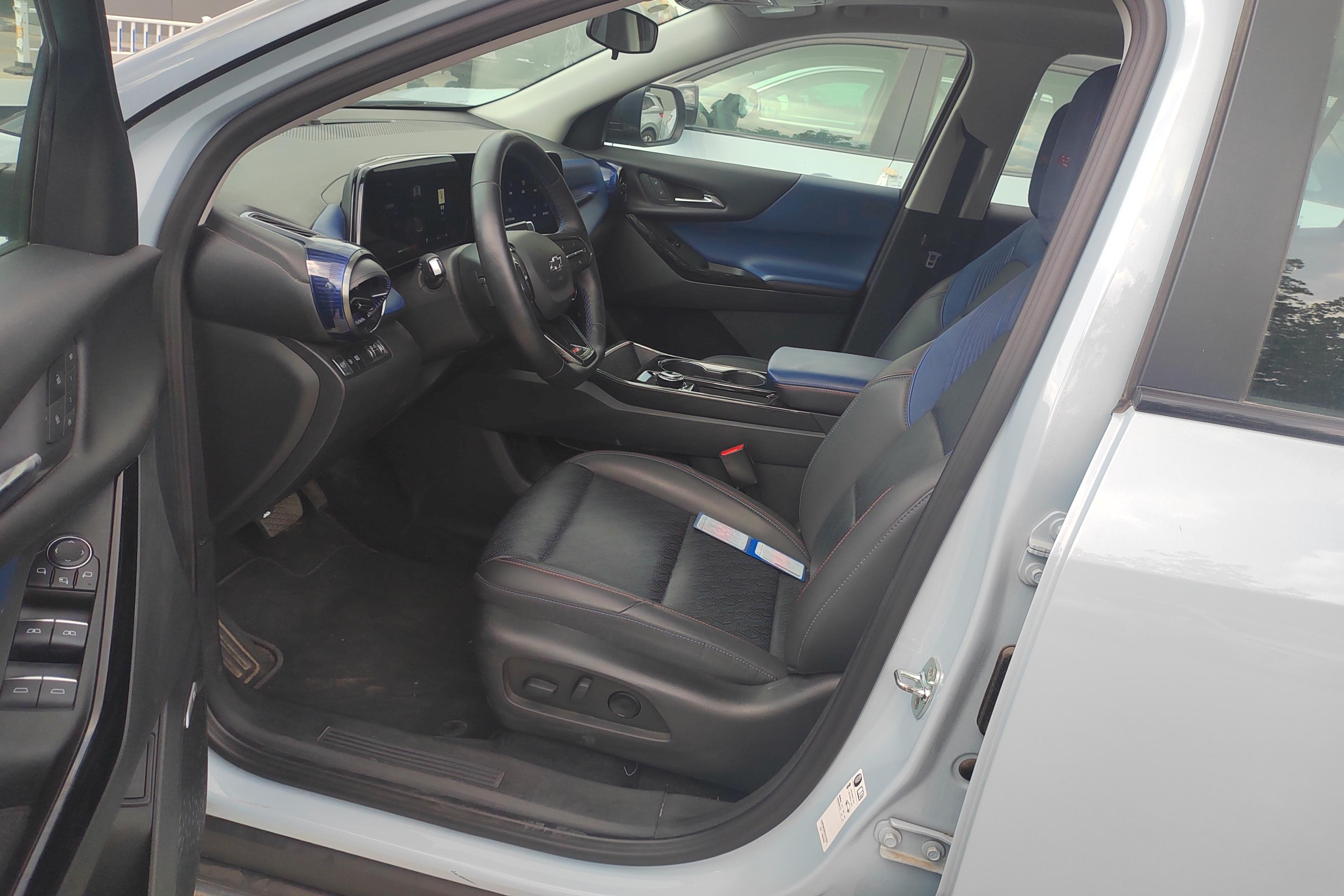 Chevrolet Equinox Plus 2024 car image #23