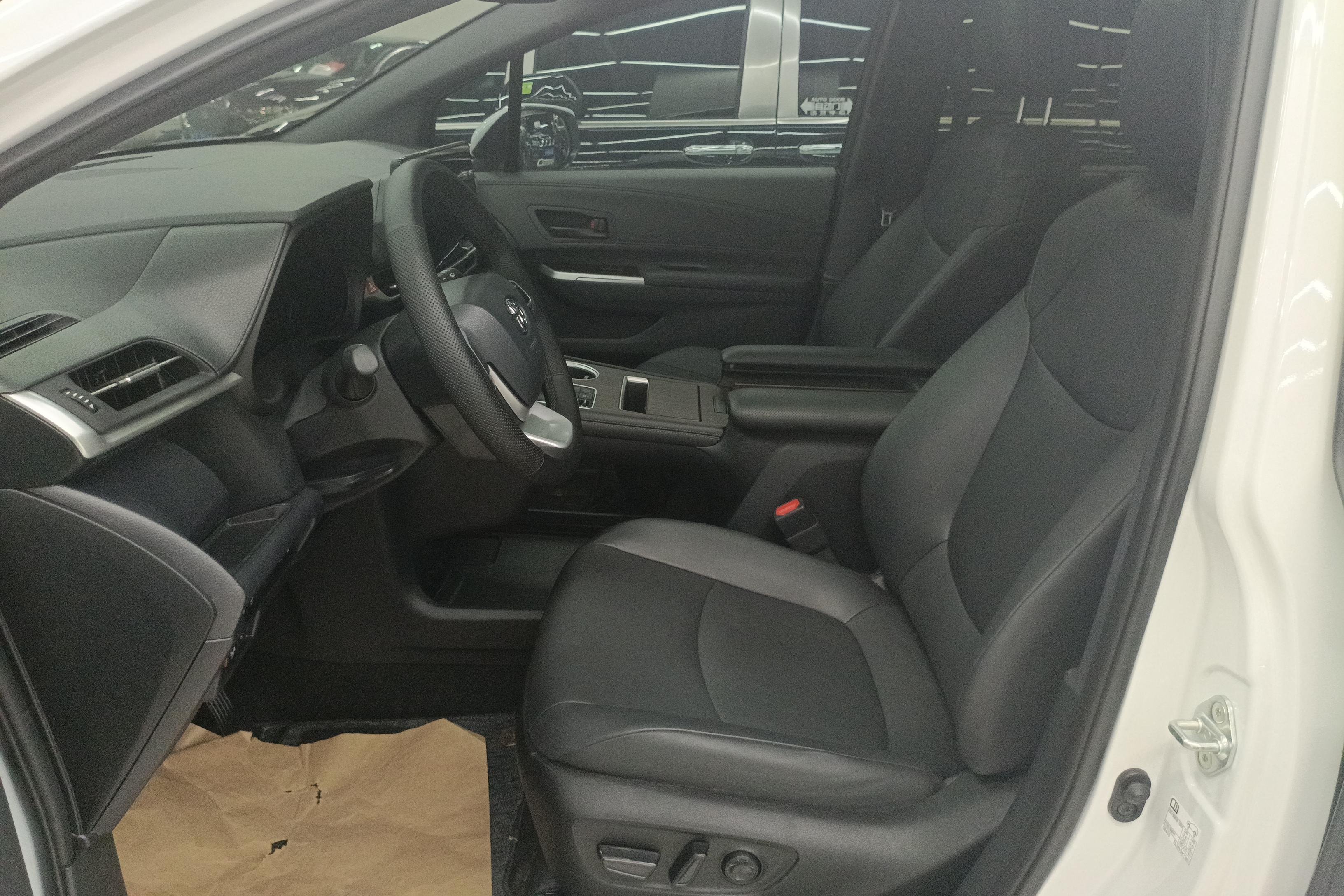 Toyota Granvia 2024 #23 Toyota Granvia 2024 car image #23