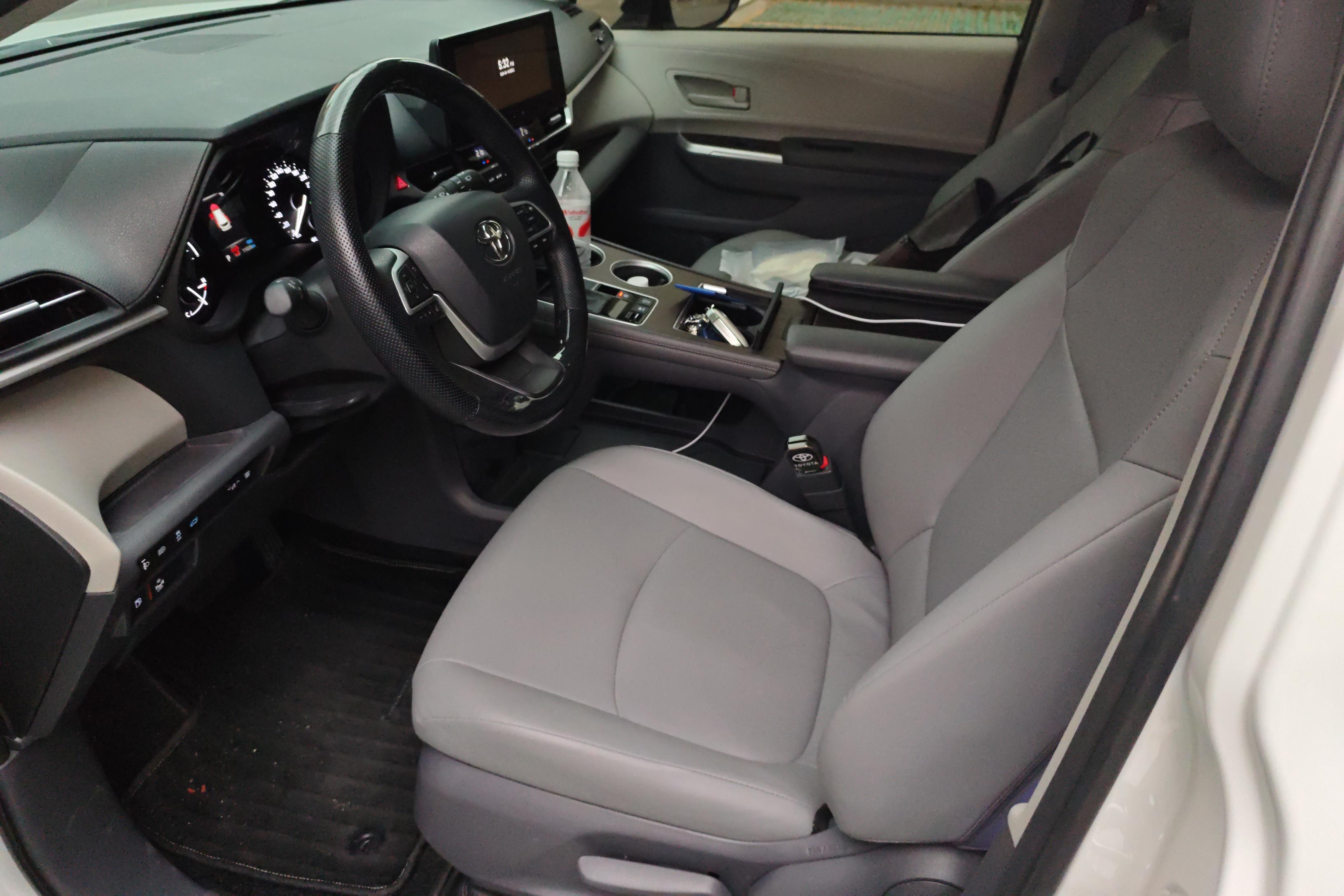 Toyota Granvia 2024 immagine di auto #23