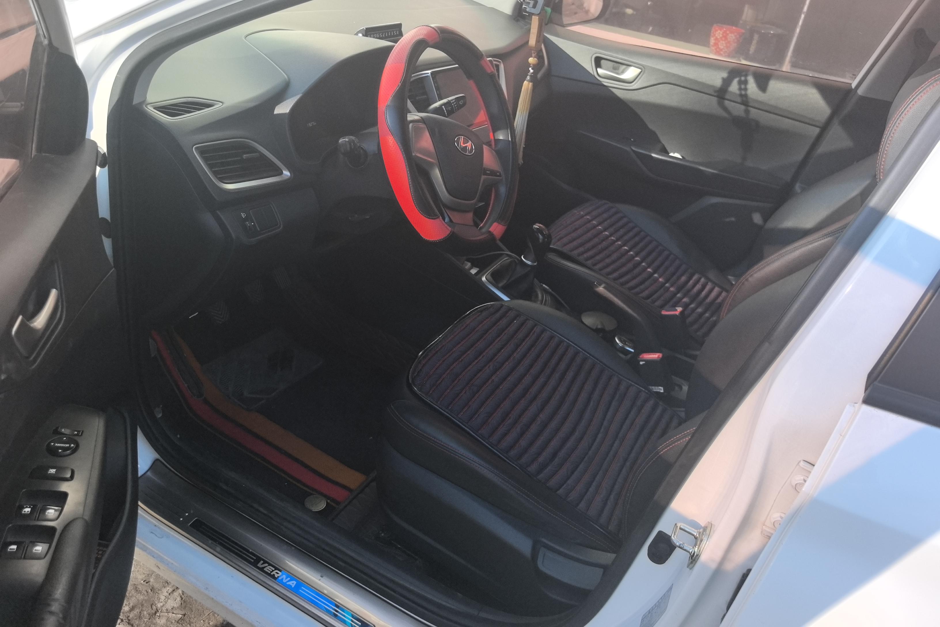 Hyundai Verna 2017 car image #23