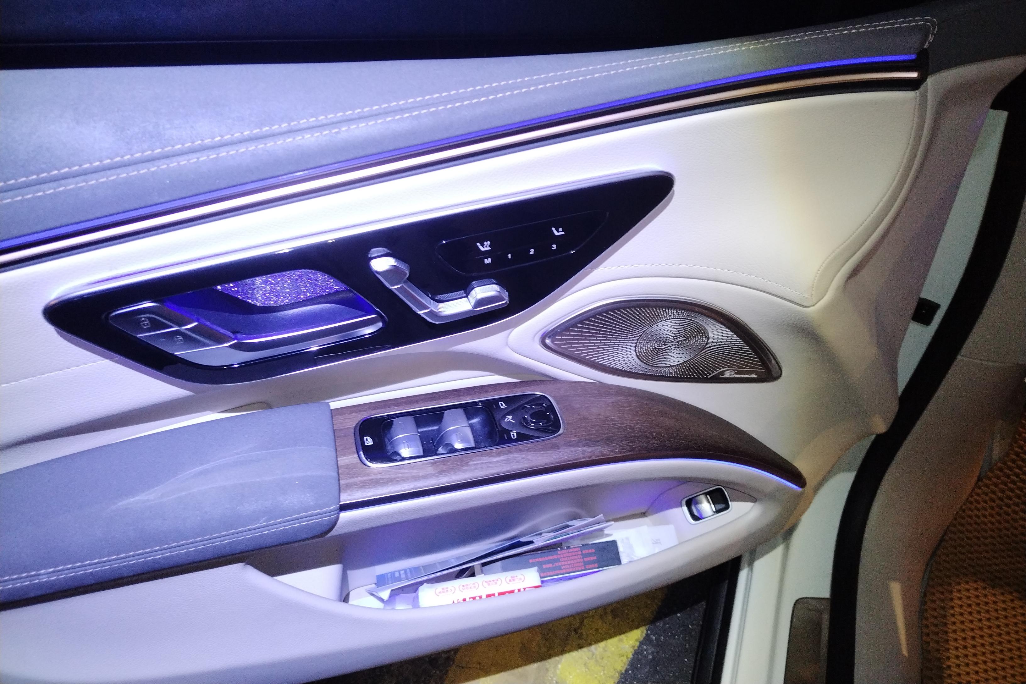 Mercedes-Benz EQS SUV 2022 car image #23