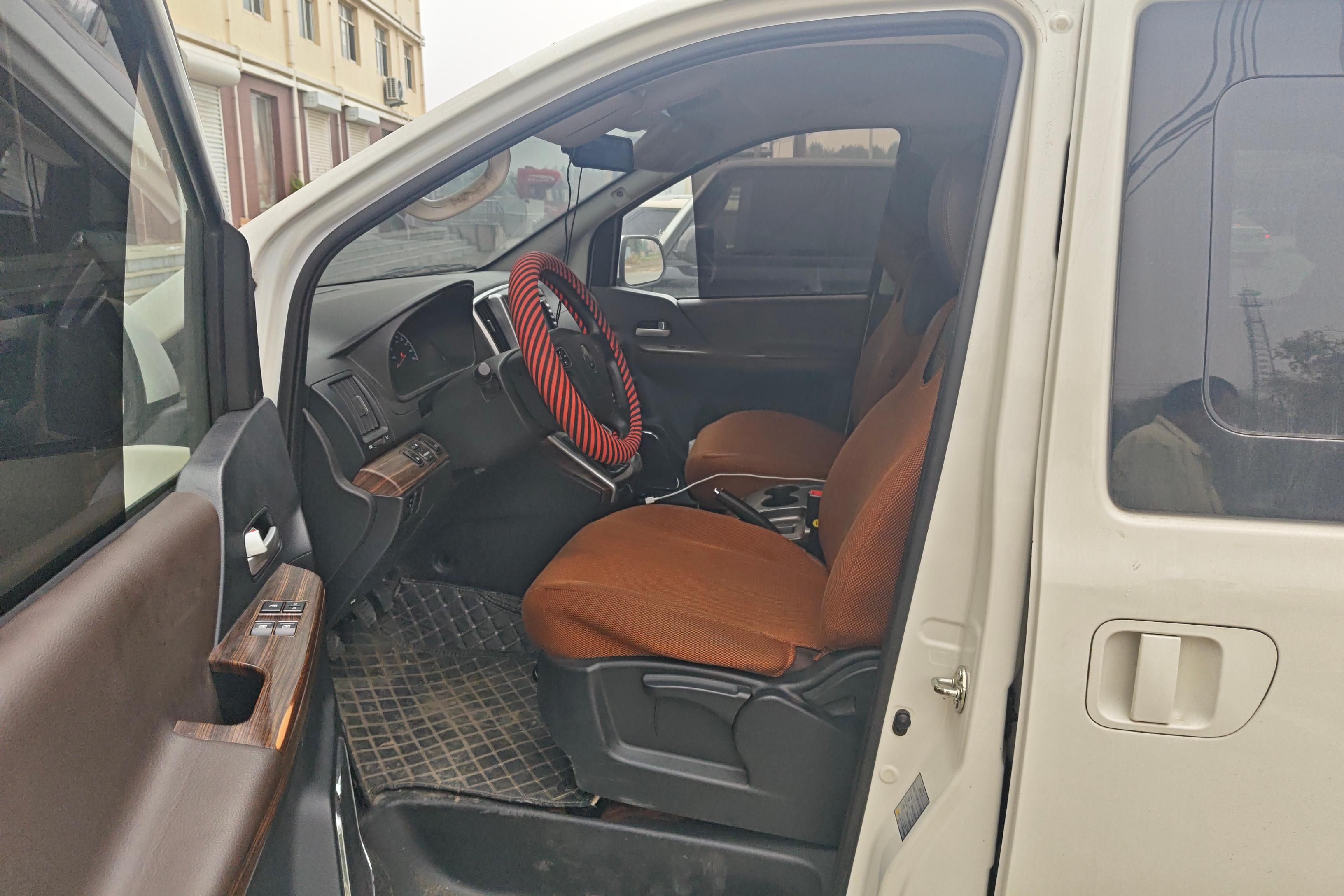 Forthing Lingzhi PLUS 2020 #23 Forthing Lingzhi PLUS 2020 car image #23