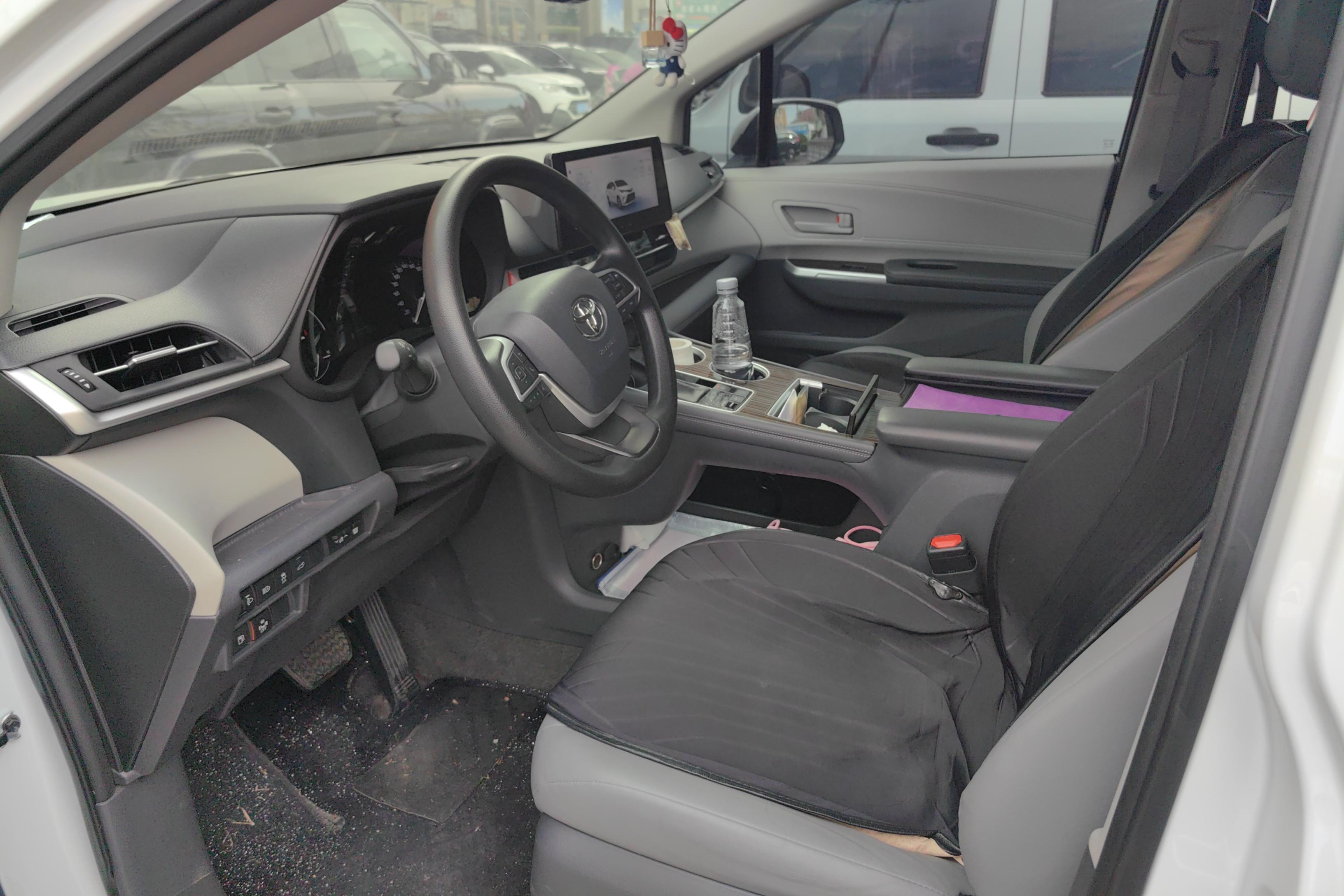 Toyota Granvia 2024 immagine di auto #23