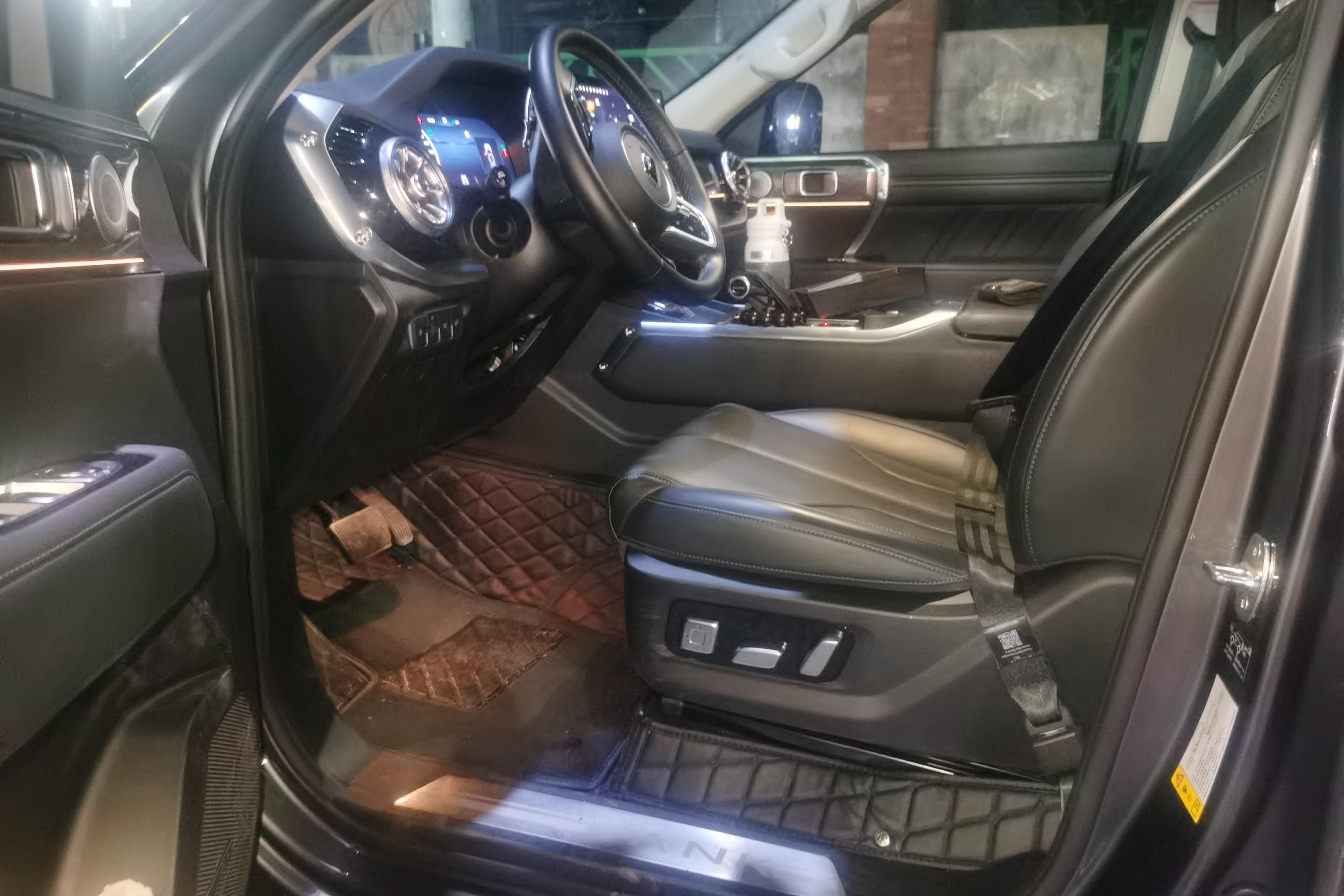 Tank 400 2024 car image #23