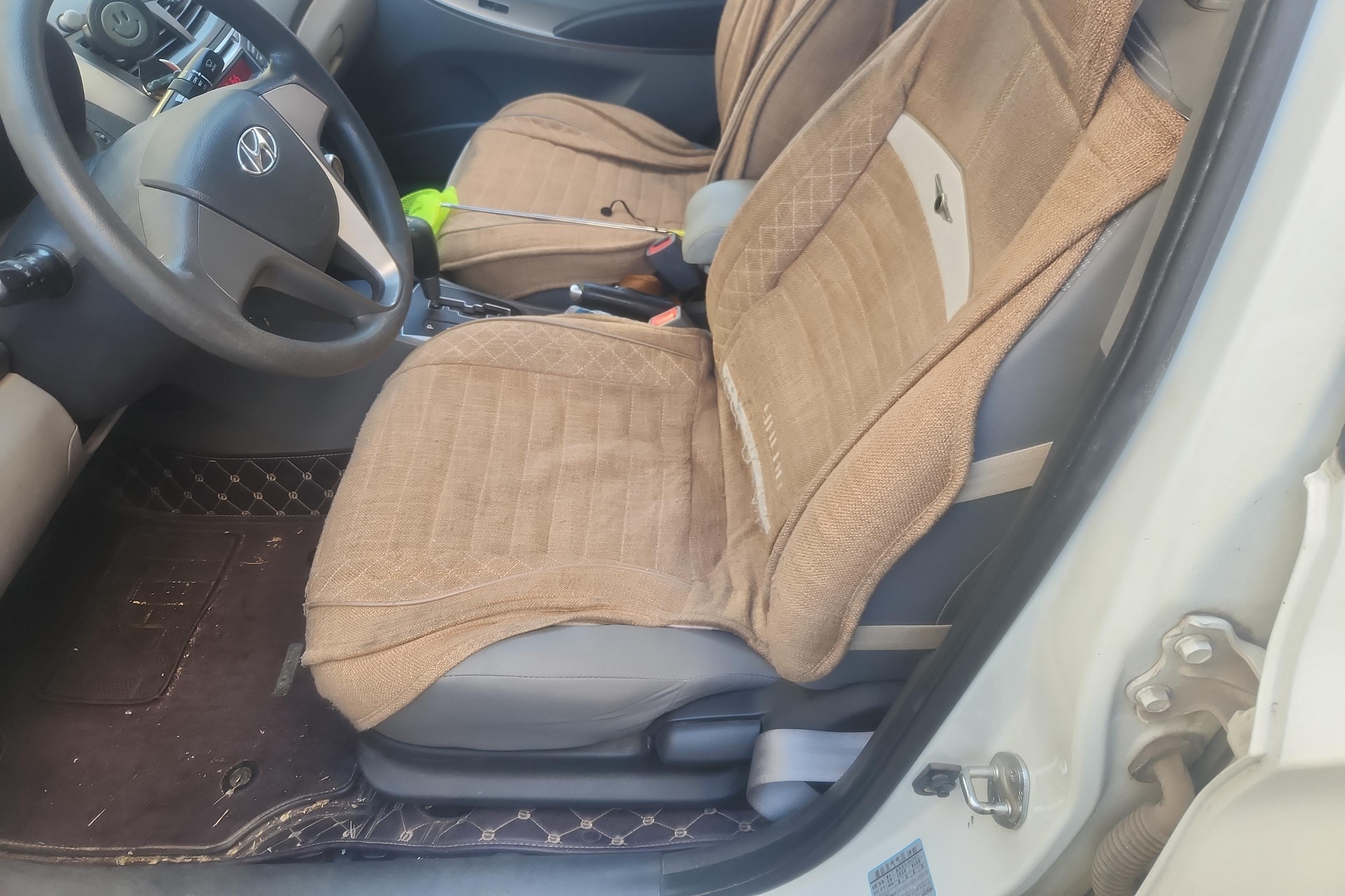 Hyundai Reina 2016 #23 Hyundai Reina 2016 car image #23