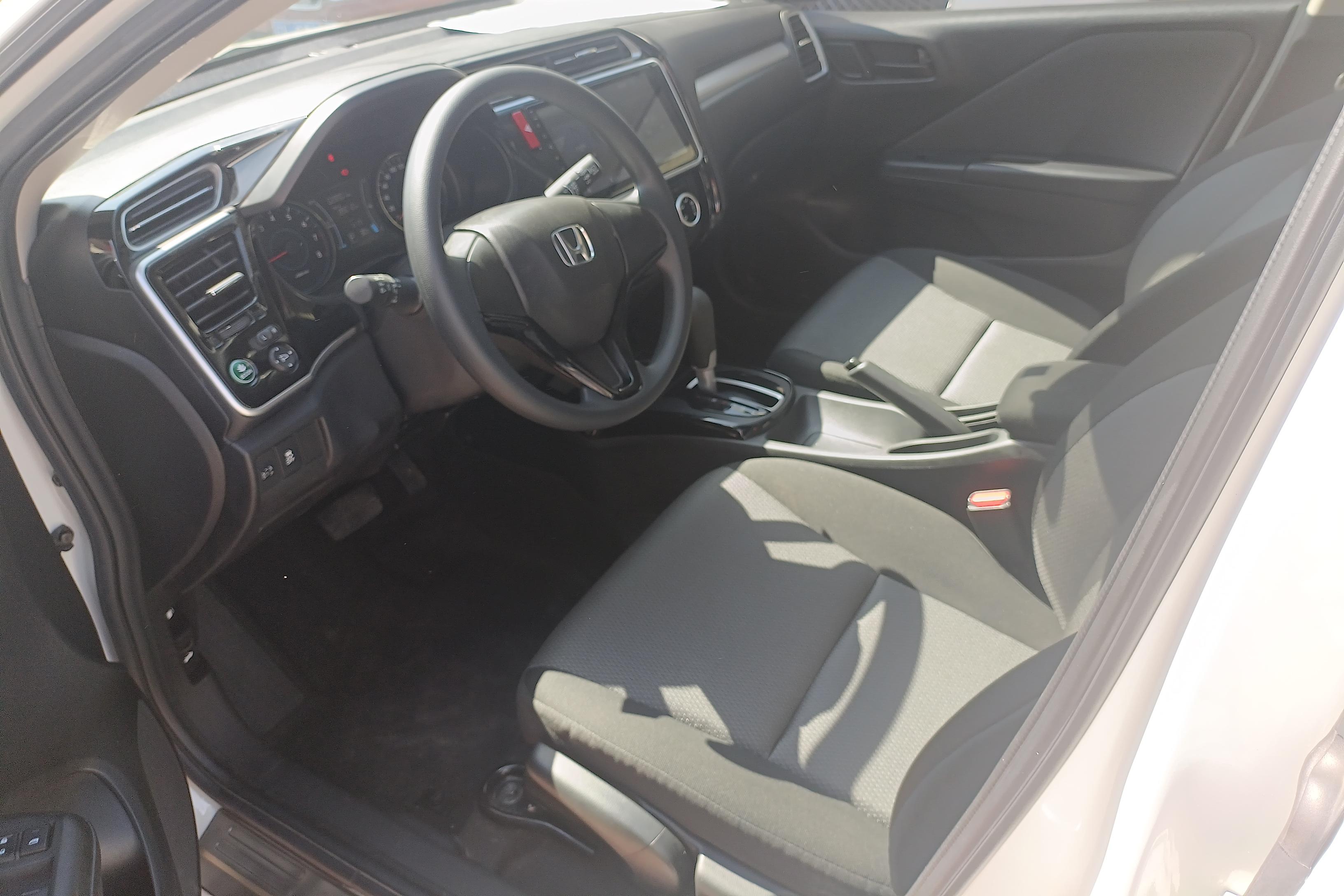 Honda Gienia 2019 car image #23