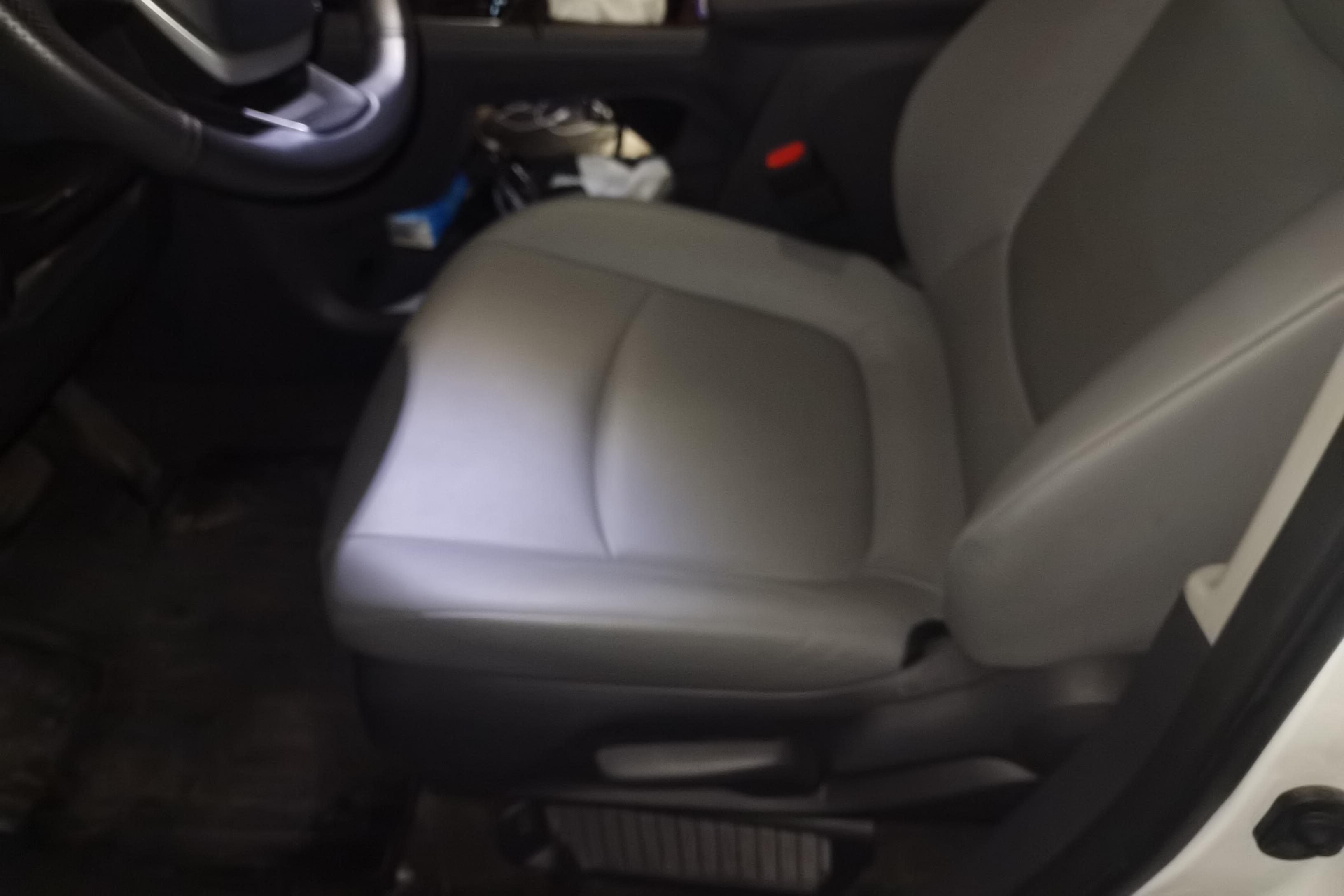 Toyota Granvia 2023 car image #23