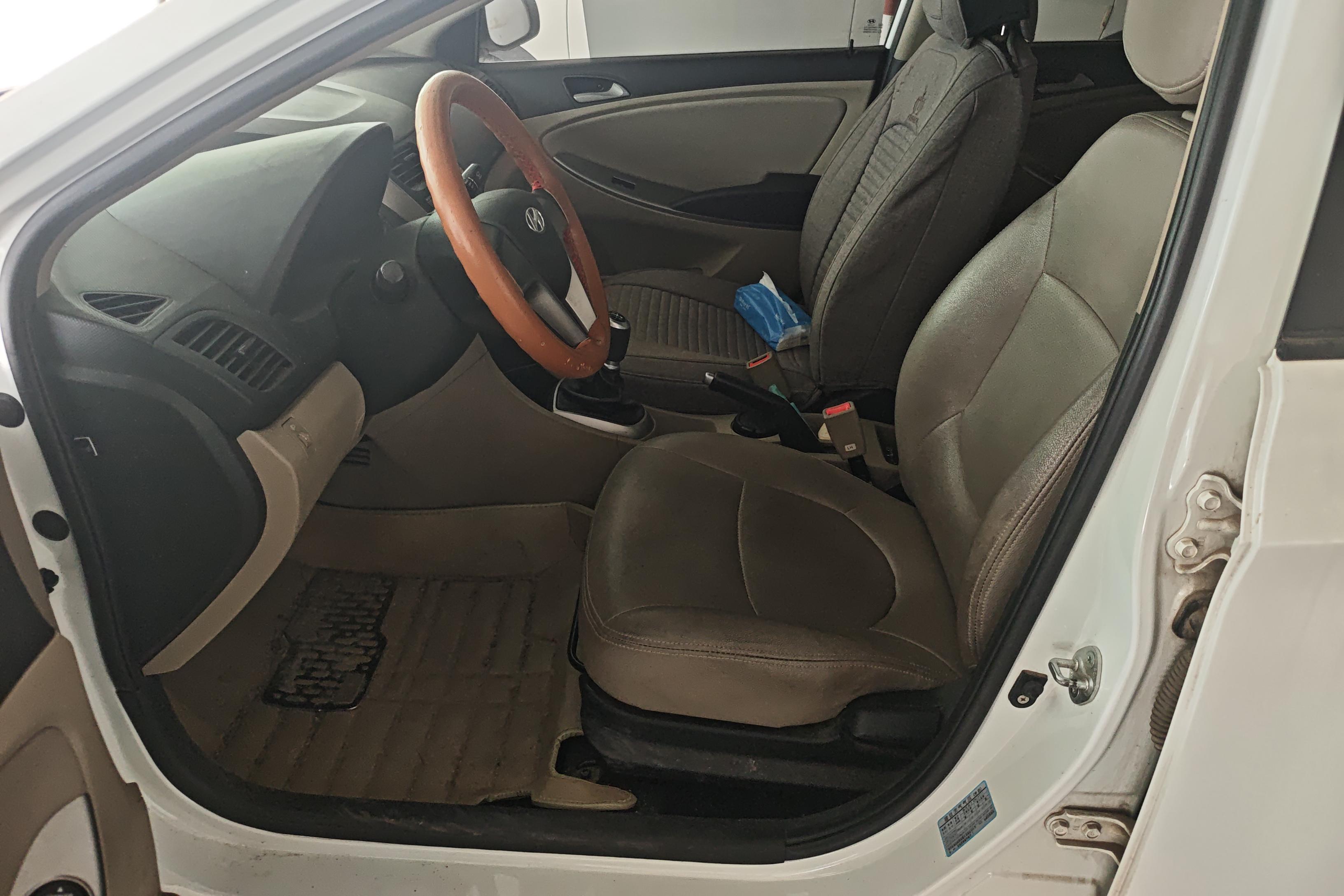 Hyundai Reina 2014 #23 Hyundai Reina 2014 car image #23