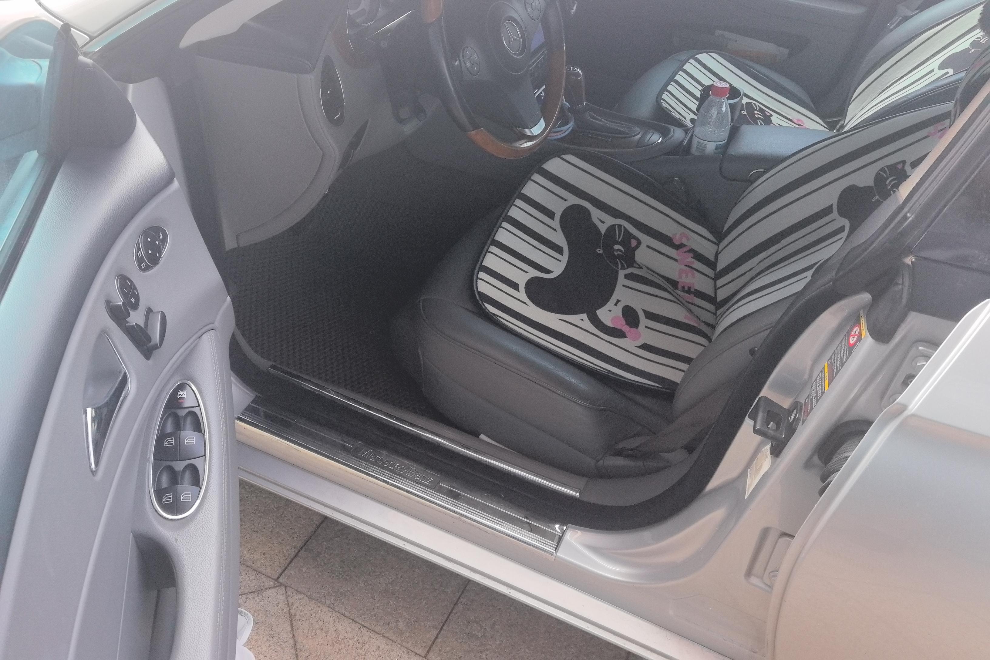 Mercedes-Benz CLS AMG 2010 car image #23