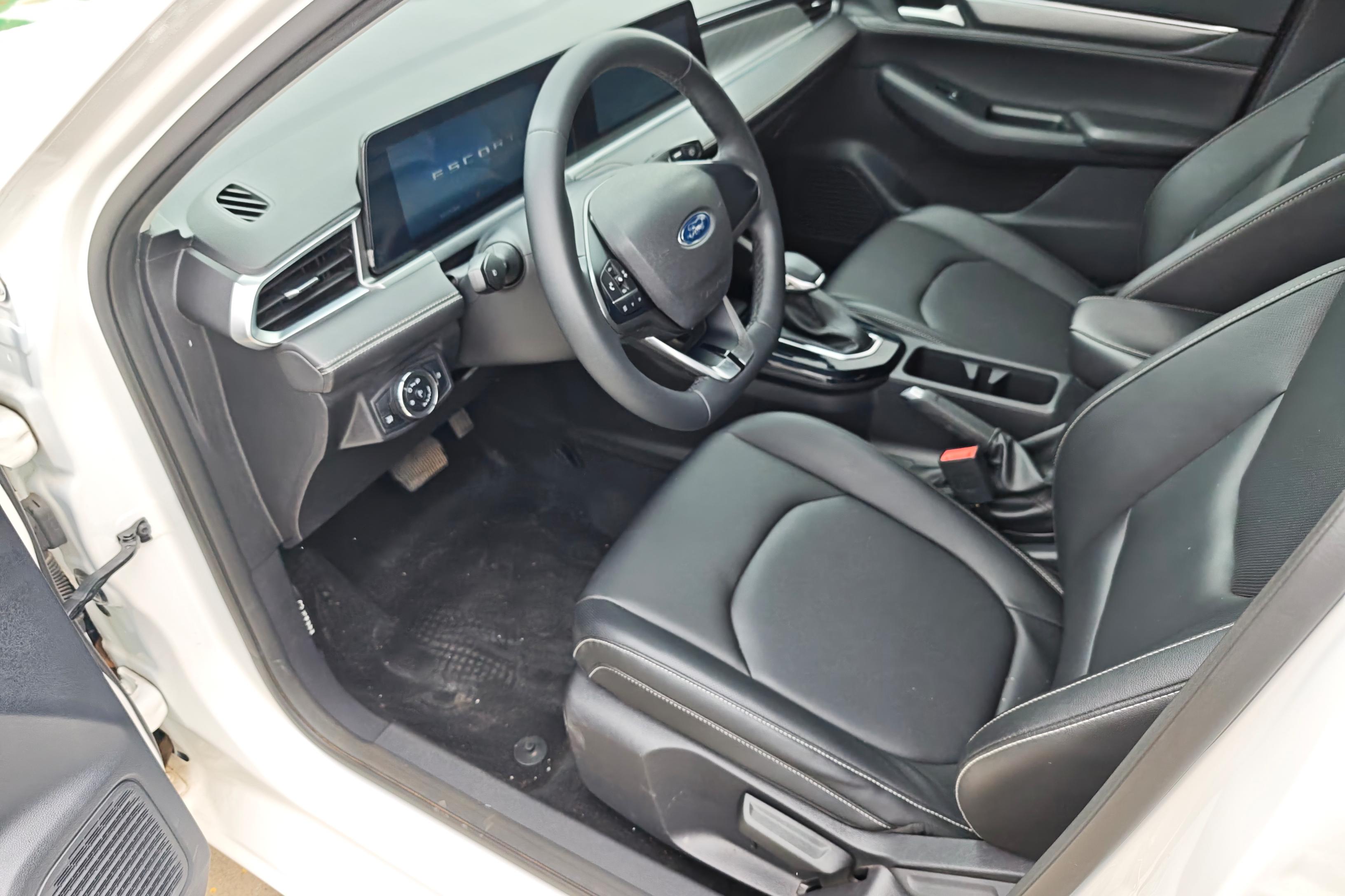 Ford Escort 2022 car image #23