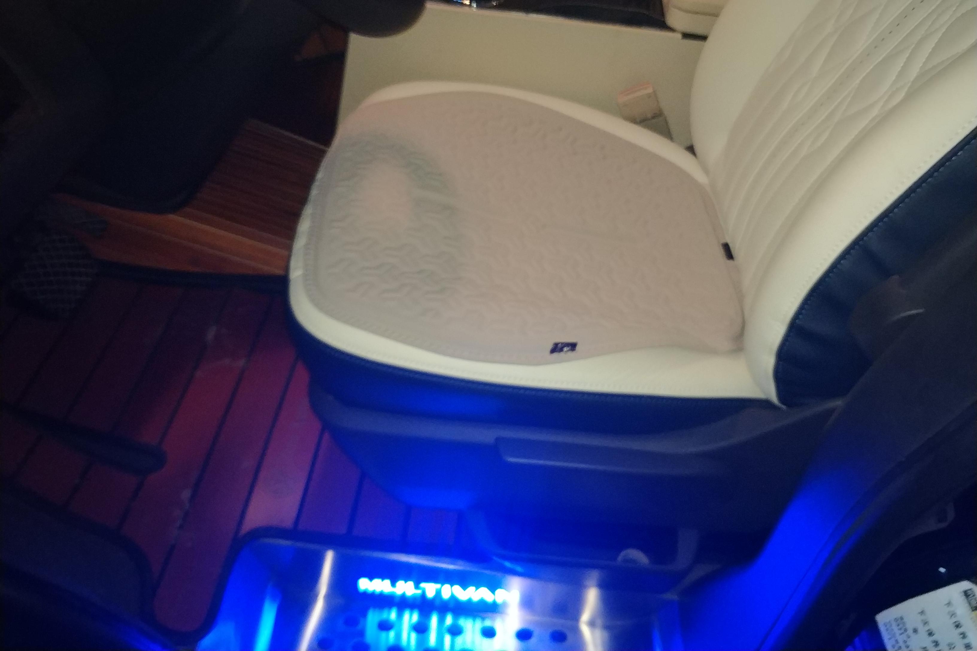 Volkswagen Multivan 2012 #23 Volkswagen Multivan 2012 imagem de carro #23