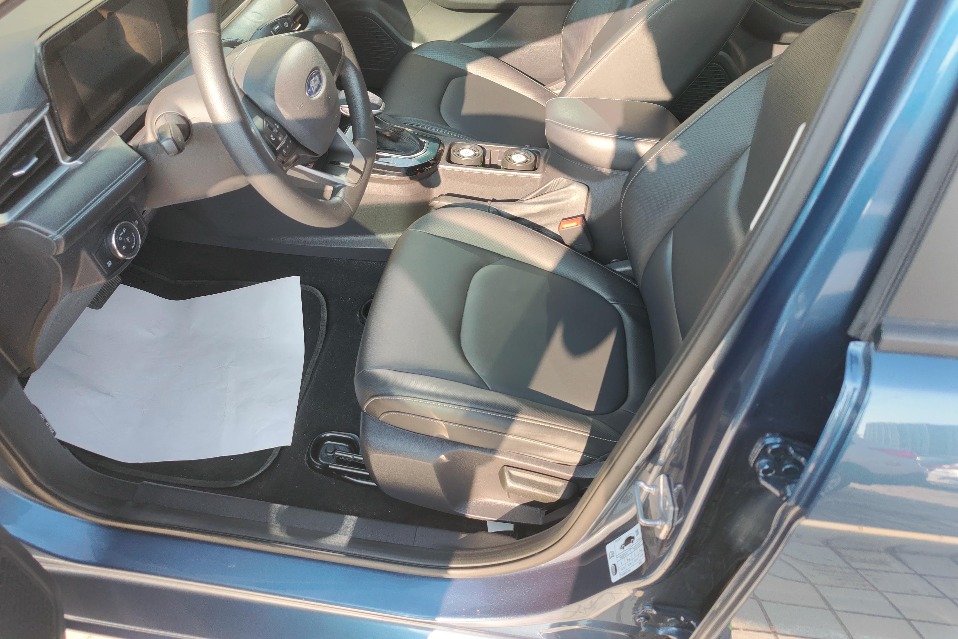 Ford Escort 2021 car image #23