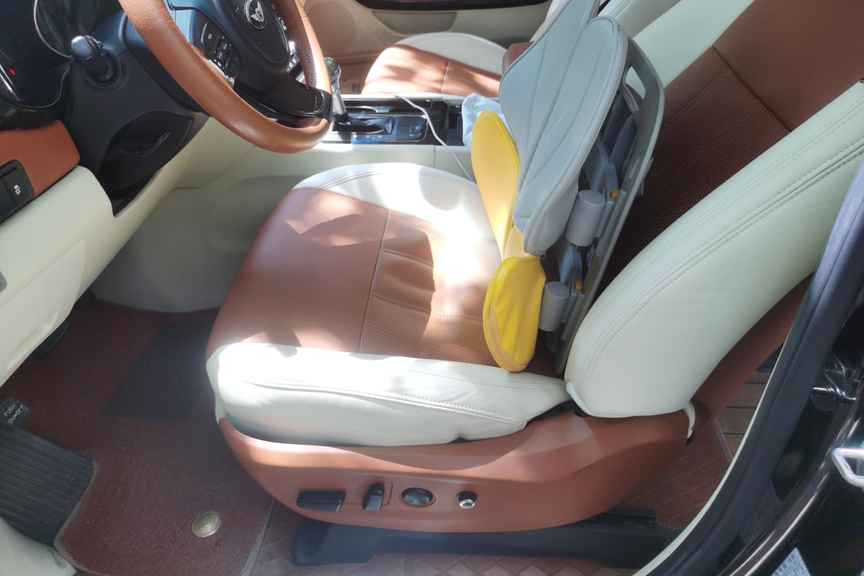 Kia Carnival 2016 изображение автомобиля #23