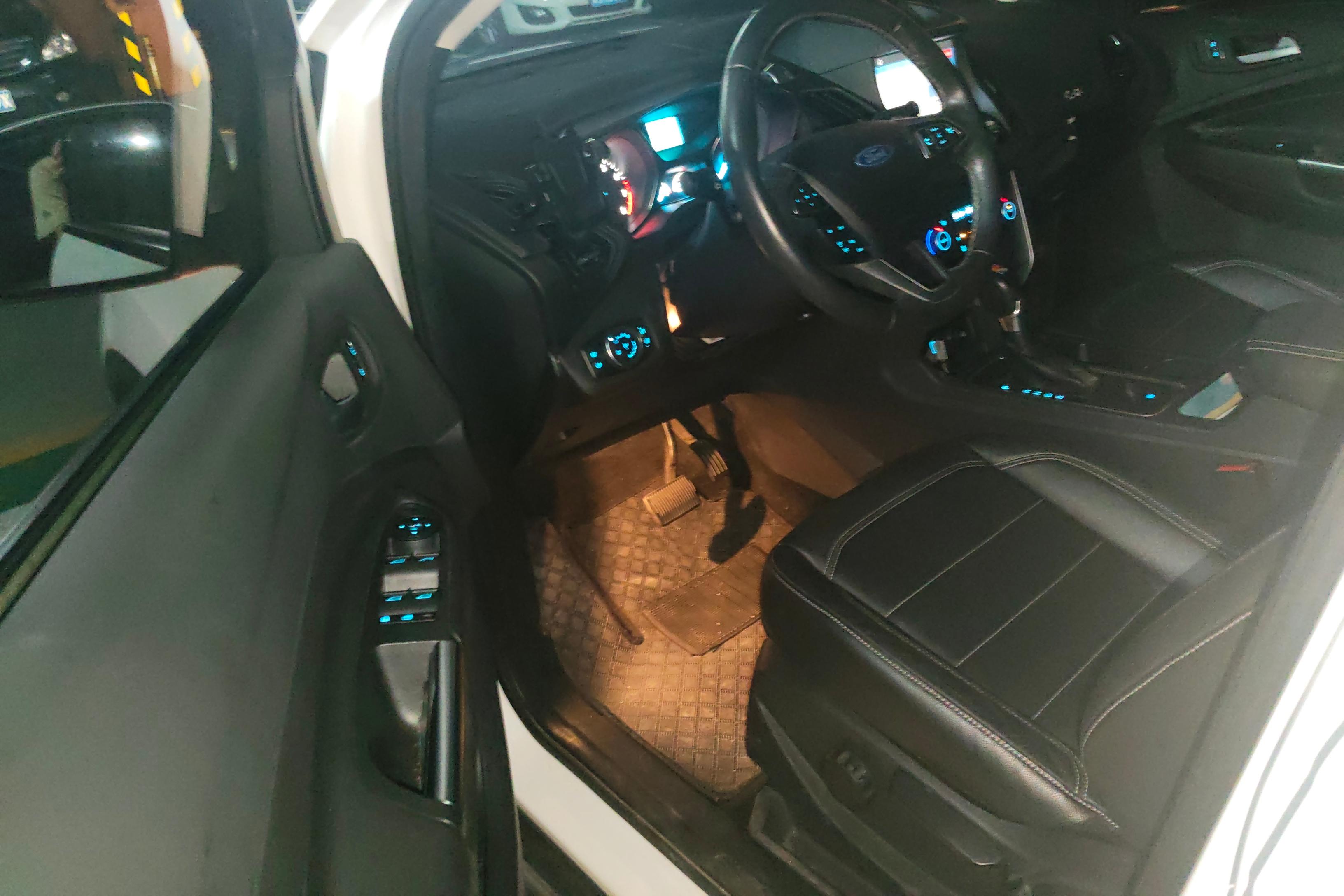 Ford Kuga 2017 car image #23